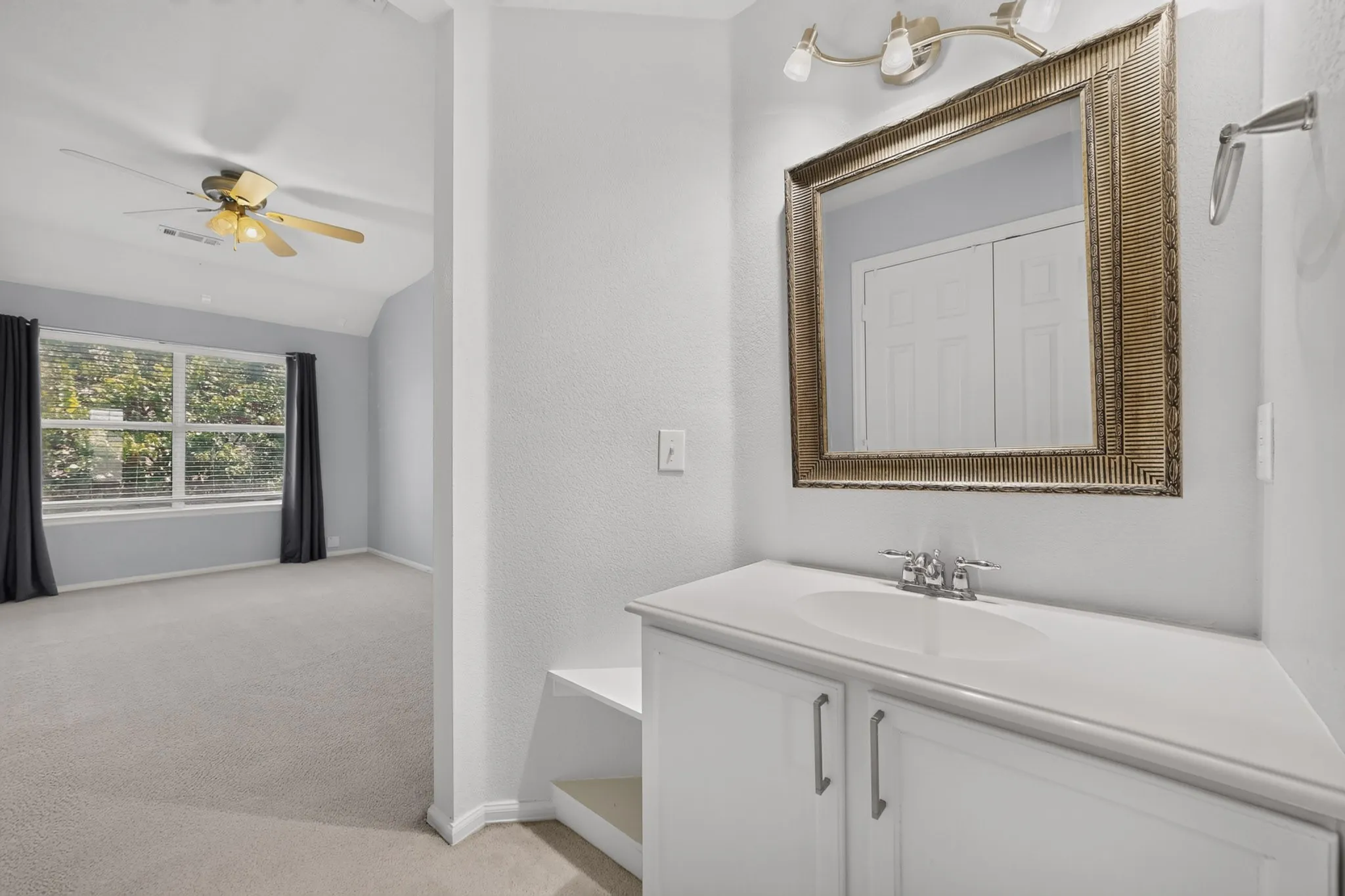 Single Family Residence For Rent in Denton County , 2712 Thorncreek Lane, Fort Worth, Texas 76177, 5 Bedroom, 4 Bathroom, 2 Garage spaces, 3,188 Sqft, built in 2005, mls#21356804, Real Estate Agent in Fort Worth, Homes For Rent in Denton county, Homes For Rent in Fort Worth, Realtor in Fort Worth Texas, Real Estate Brokerage Independent Realty Texas, Luminita Cordes Realtor
