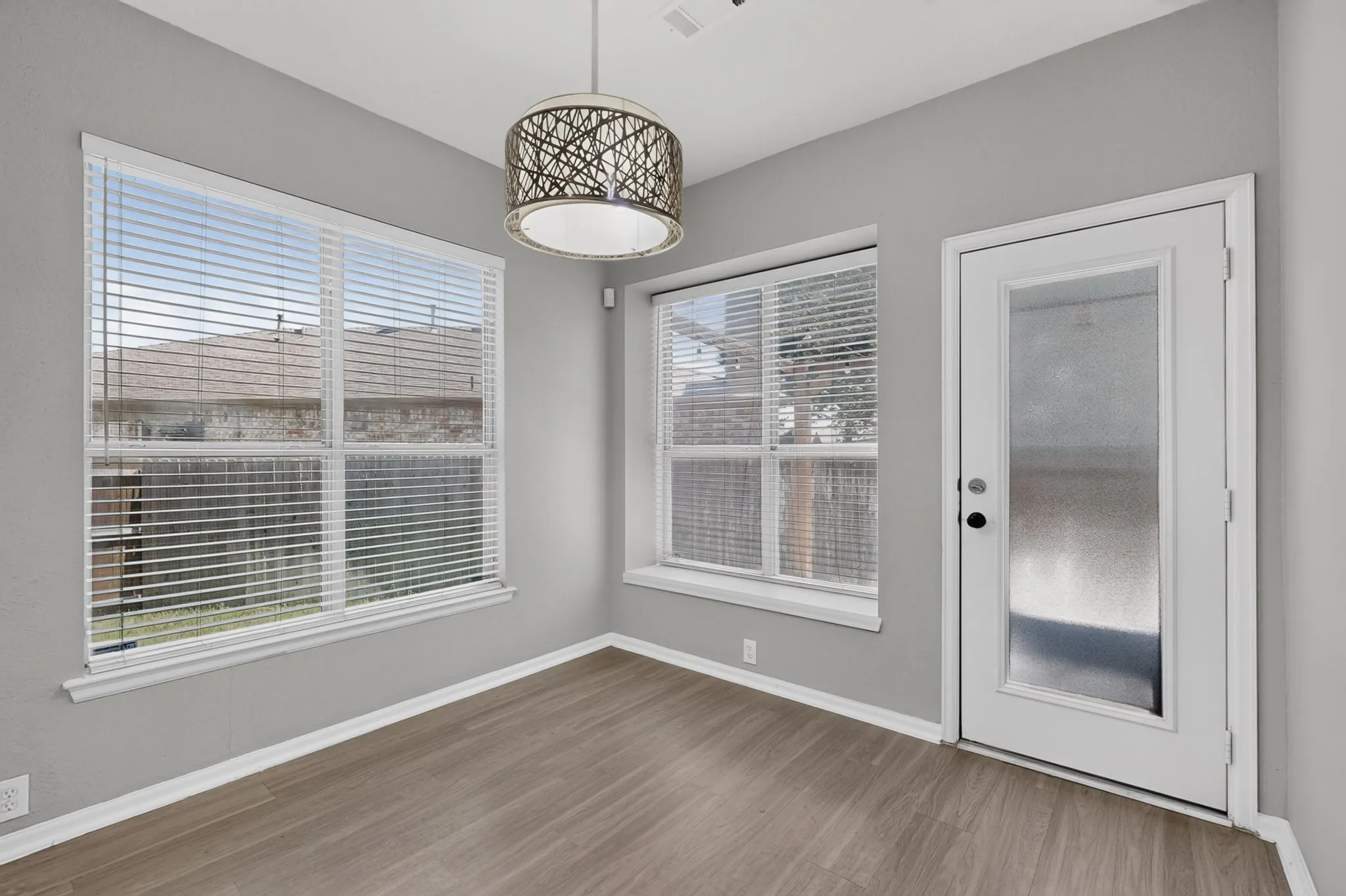 Single Family Residence For Rent in Denton County , 2712 Thorncreek Lane, Fort Worth, Texas 76177, 5 Bedroom, 4 Bathroom, 2 Garage spaces, 3,188 Sqft, built in 2005, mls#21356804, Real Estate Agent in Fort Worth, Homes For Rent in Denton county, Homes For Rent in Fort Worth, Realtor in Fort Worth Texas, Real Estate Brokerage Independent Realty Texas, Luminita Cordes Realtor