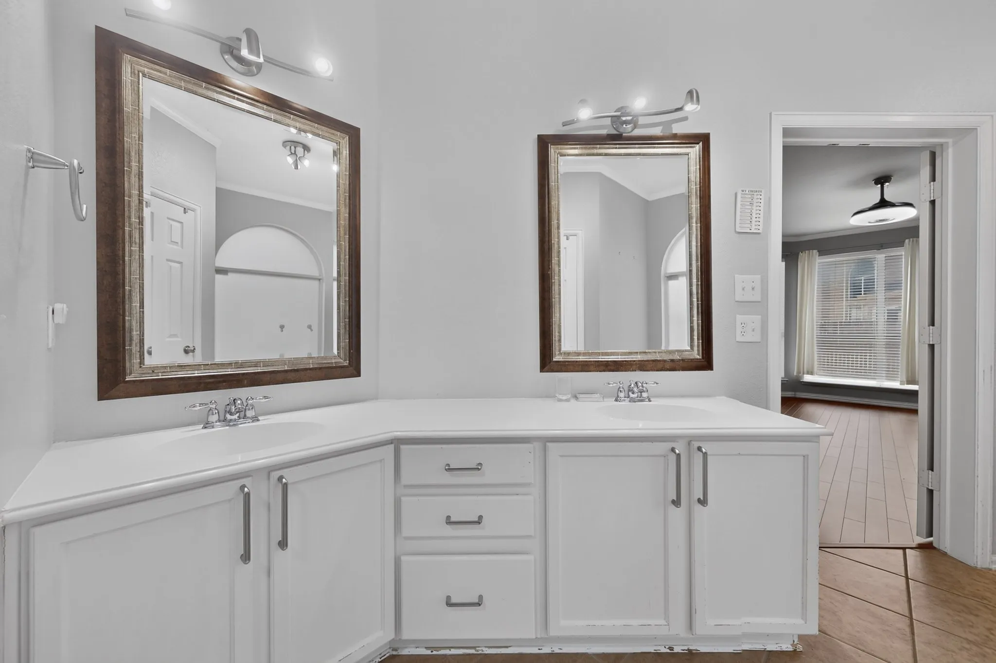 Single Family Residence For Rent in Denton County , 2712 Thorncreek Lane, Fort Worth, Texas 76177, 5 Bedroom, 4 Bathroom, 2 Garage spaces, 3,188 Sqft, built in 2005, mls#21356804, Real Estate Agent in Fort Worth, Homes For Rent in Denton county, Homes For Rent in Fort Worth, Realtor in Fort Worth Texas, Real Estate Brokerage Independent Realty Texas, Luminita Cordes Realtor