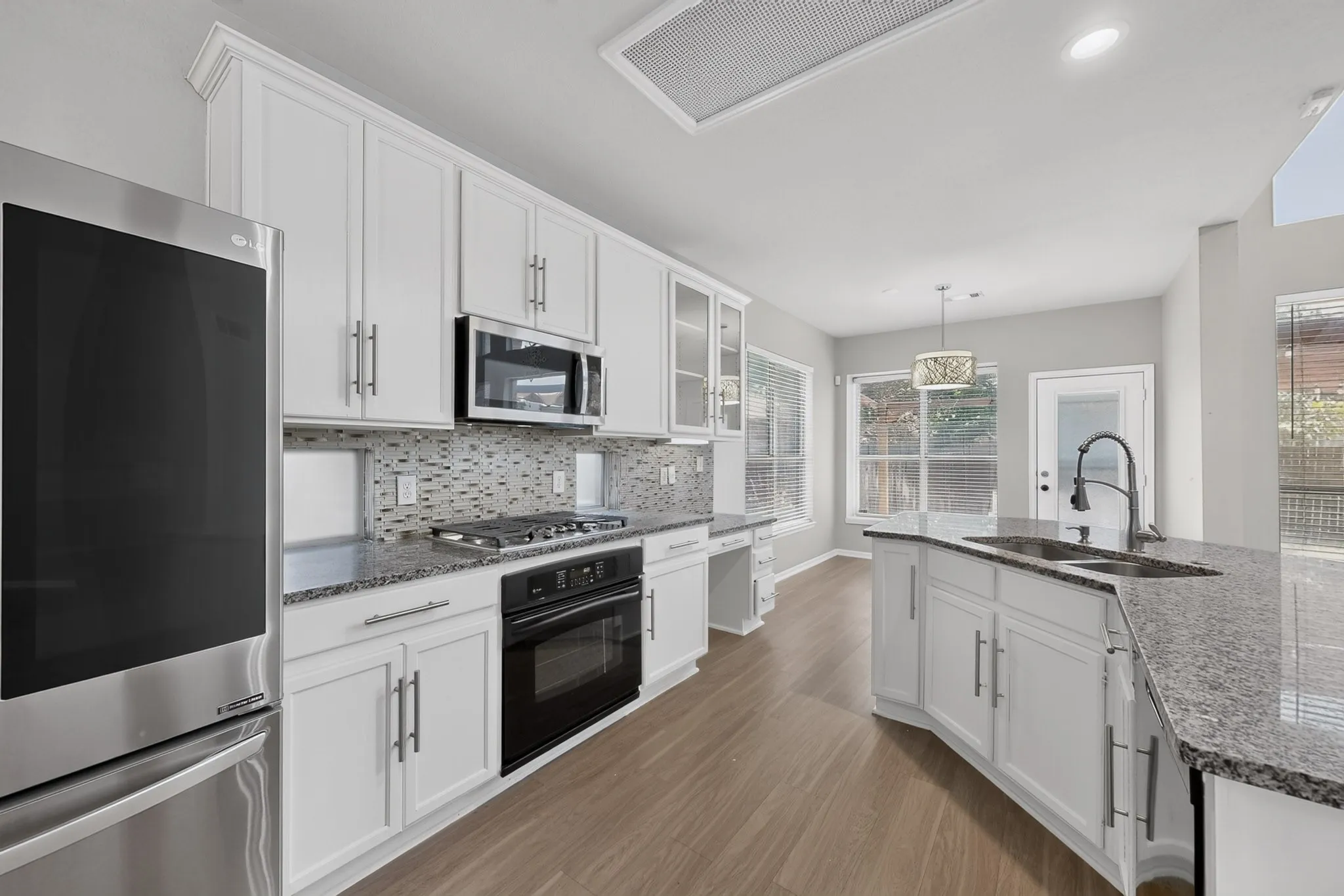 Single Family Residence For Rent in Denton County , 2712 Thorncreek Lane, Fort Worth, Texas 76177, 5 Bedroom, 4 Bathroom, 2 Garage spaces, 3,188 Sqft, built in 2005, mls#21356804, Real Estate Agent in Fort Worth, Homes For Rent in Denton county, Homes For Rent in Fort Worth, Realtor in Fort Worth Texas, Real Estate Brokerage Independent Realty Texas, Luminita Cordes Realtor
