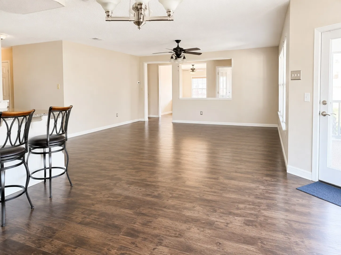 Single Family Residence For Sale in Collin County , 6410 Liberty Court, Frisco, Texas 75035, 3 Bedroom, 3 Bathroom, 2 Garage spaces, 2,036 Sqft, built in 1999, mls#21330769, Real Estate Agent in Frisco, Homes For Sale in Collin county, Homes For Sale in Frisco, Realtor in Frisco Texas, Real Estate Brokerage Independent Realty Texas, Luminita Cordes Realtor