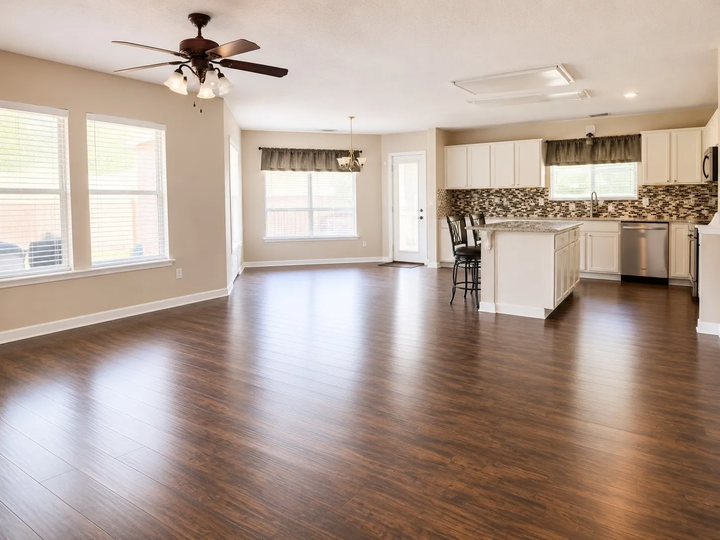 Single Family Residence For Sale in Collin County , 6410 Liberty Court, Frisco, Texas 75035, 3 Bedroom, 3 Bathroom, 2 Garage spaces, 2,036 Sqft, built in 1999, mls#21330769, Real Estate Agent in Frisco, Homes For Sale in Collin county, Homes For Sale in Frisco, Realtor in Frisco Texas, Real Estate Brokerage Independent Realty Texas, Luminita Cordes Realtor