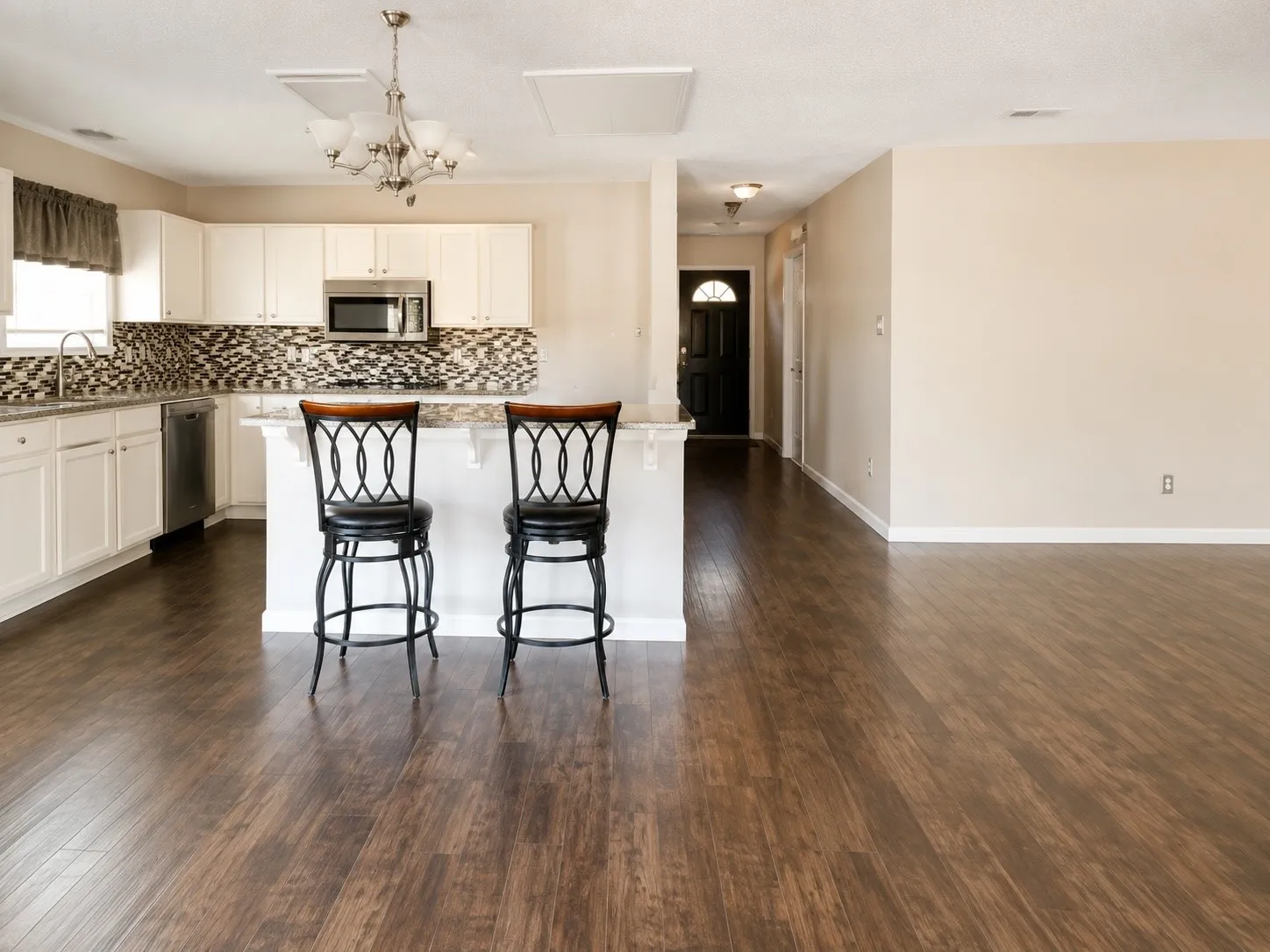 Single Family Residence For Sale in Collin County , 6410 Liberty Court, Frisco, Texas 75035, 3 Bedroom, 3 Bathroom, 2 Garage spaces, 2,036 Sqft, built in 1999, mls#21330769, Real Estate Agent in Frisco, Homes For Sale in Collin county, Homes For Sale in Frisco, Realtor in Frisco Texas, Real Estate Brokerage Independent Realty Texas, Luminita Cordes Realtor