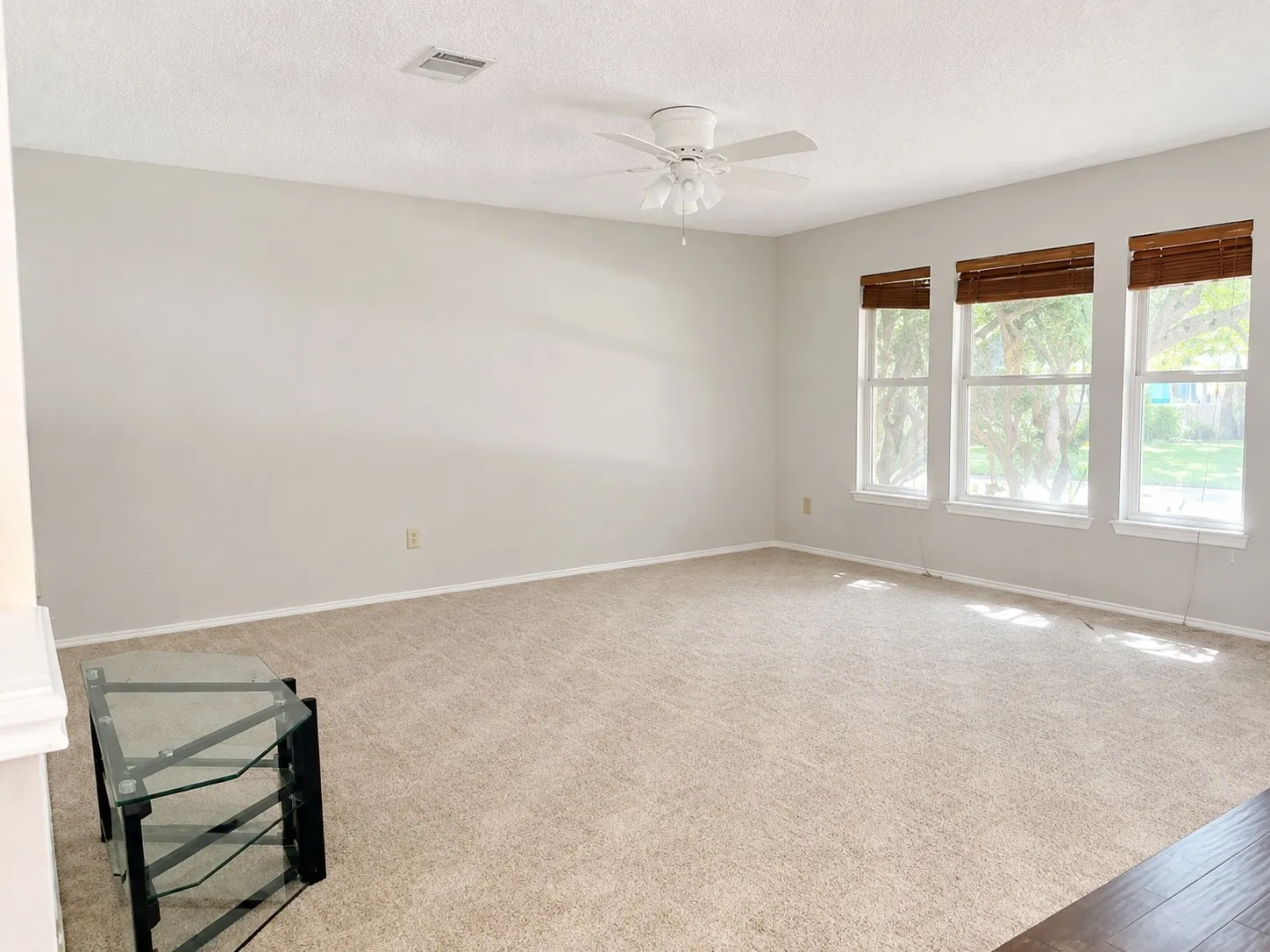 Single Family Residence For Sale in Collin County , 6410 Liberty Court, Frisco, Texas 75035, 3 Bedroom, 3 Bathroom, 2 Garage spaces, 2,036 Sqft, built in 1999, mls#21330769, Real Estate Agent in Frisco, Homes For Sale in Collin county, Homes For Sale in Frisco, Realtor in Frisco Texas, Real Estate Brokerage Independent Realty Texas, Luminita Cordes Realtor