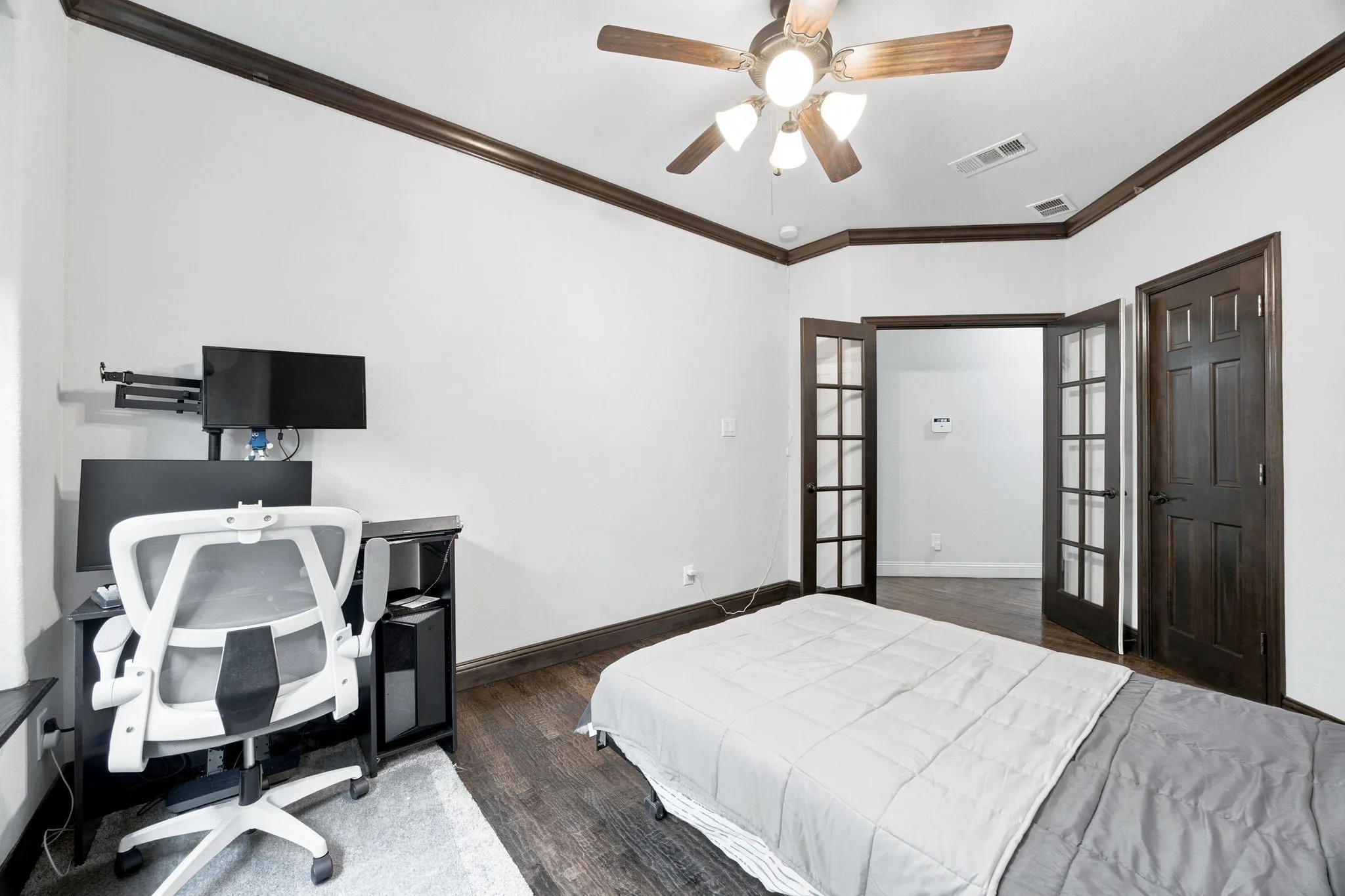 Single Family Residence For Sale in Denton County , 3103 Aerial Drive, Frisco, Texas 75033, 6 Bedroom, 4 Bathroom, 2 Garage spaces, 4,290 Sqft, built in 2013, mls#21339972, Real Estate Agent in Frisco, Homes For Sale in Denton county, Homes For Sale in Frisco, Realtor in Frisco Texas, Real Estate Brokerage Independent Realty Texas, Luminita Cordes Realtor
