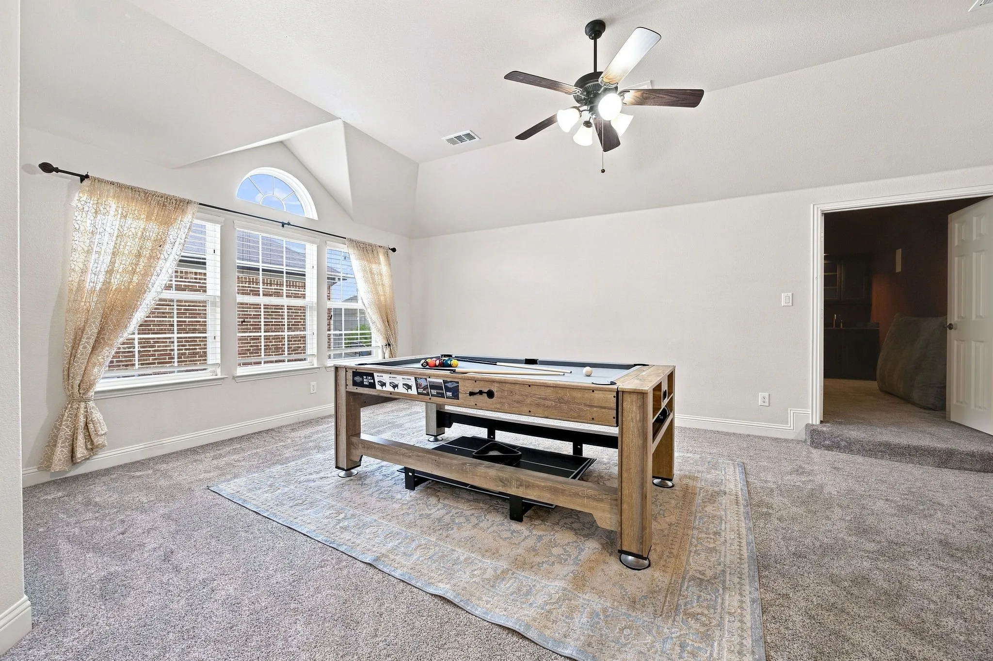 Single Family Residence For Sale in Denton County , 3103 Aerial Drive, Frisco, Texas 75033, 6 Bedroom, 4 Bathroom, 2 Garage spaces, 4,290 Sqft, built in 2013, mls#21339972, Real Estate Agent in Frisco, Homes For Sale in Denton county, Homes For Sale in Frisco, Realtor in Frisco Texas, Real Estate Brokerage Independent Realty Texas, Luminita Cordes Realtor