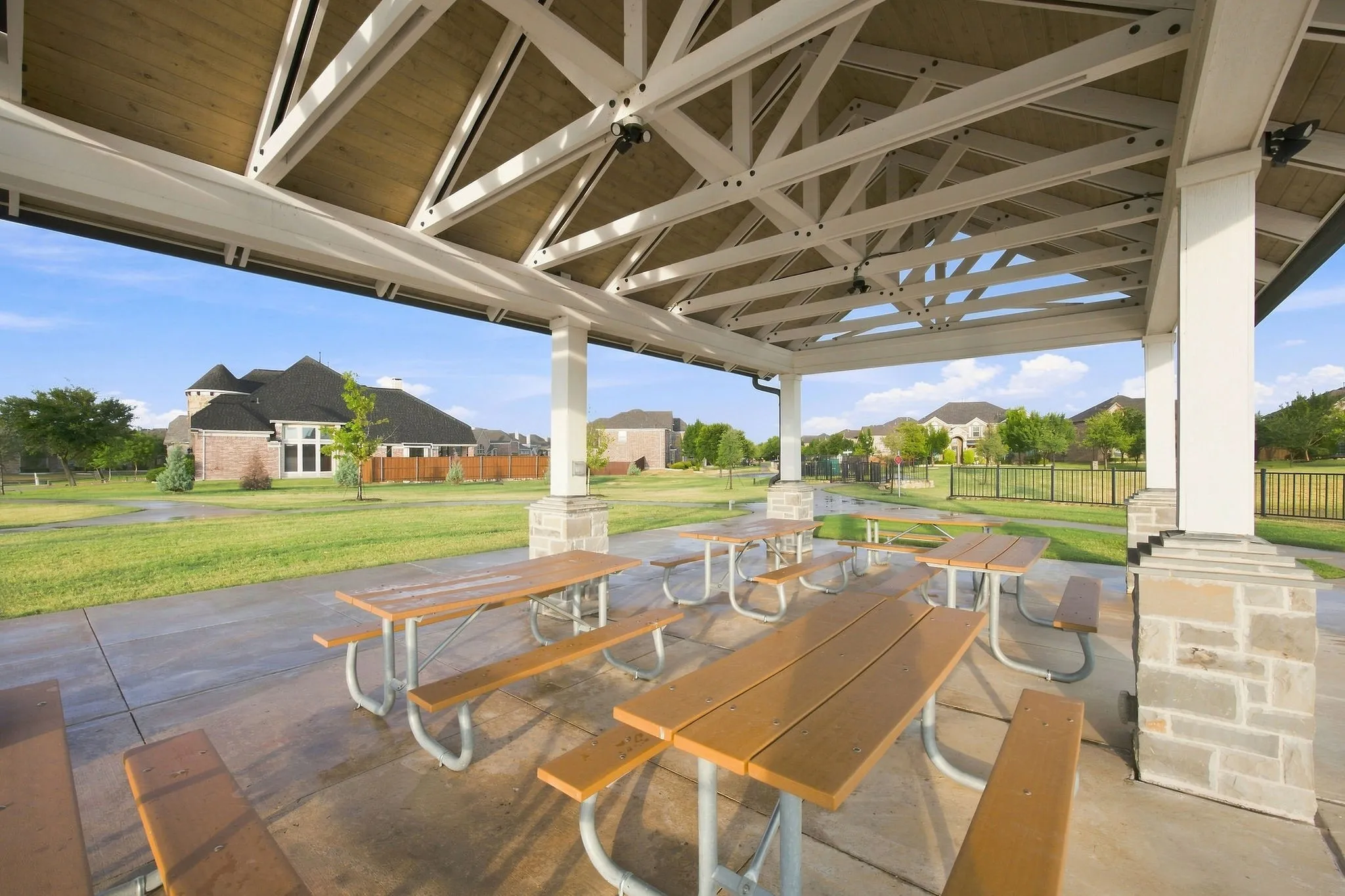 Single Family Residence For Sale in Denton County , 3103 Aerial Drive, Frisco, Texas 75033, 6 Bedroom, 4 Bathroom, 2 Garage spaces, 4,290 Sqft, built in 2013, mls#21339972, Real Estate Agent in Frisco, Homes For Sale in Denton county, Homes For Sale in Frisco, Realtor in Frisco Texas, Real Estate Brokerage Independent Realty Texas, Luminita Cordes Realtor