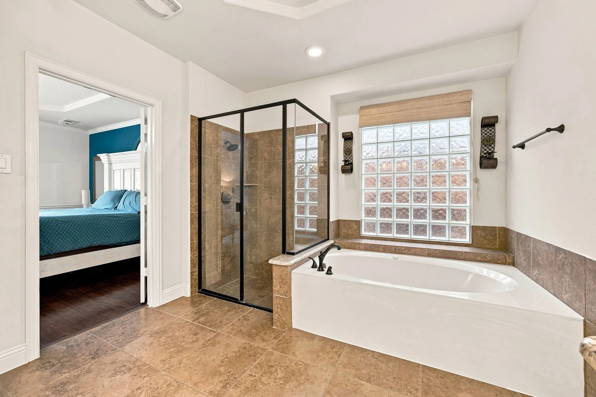 Single Family Residence For Sale in Denton County , 3103 Aerial Drive, Frisco, Texas 75033, 6 Bedroom, 4 Bathroom, 2 Garage spaces, 4,290 Sqft, built in 2013, mls#21339972, Real Estate Agent in Frisco, Homes For Sale in Denton county, Homes For Sale in Frisco, Realtor in Frisco Texas, Real Estate Brokerage Independent Realty Texas, Luminita Cordes Realtor