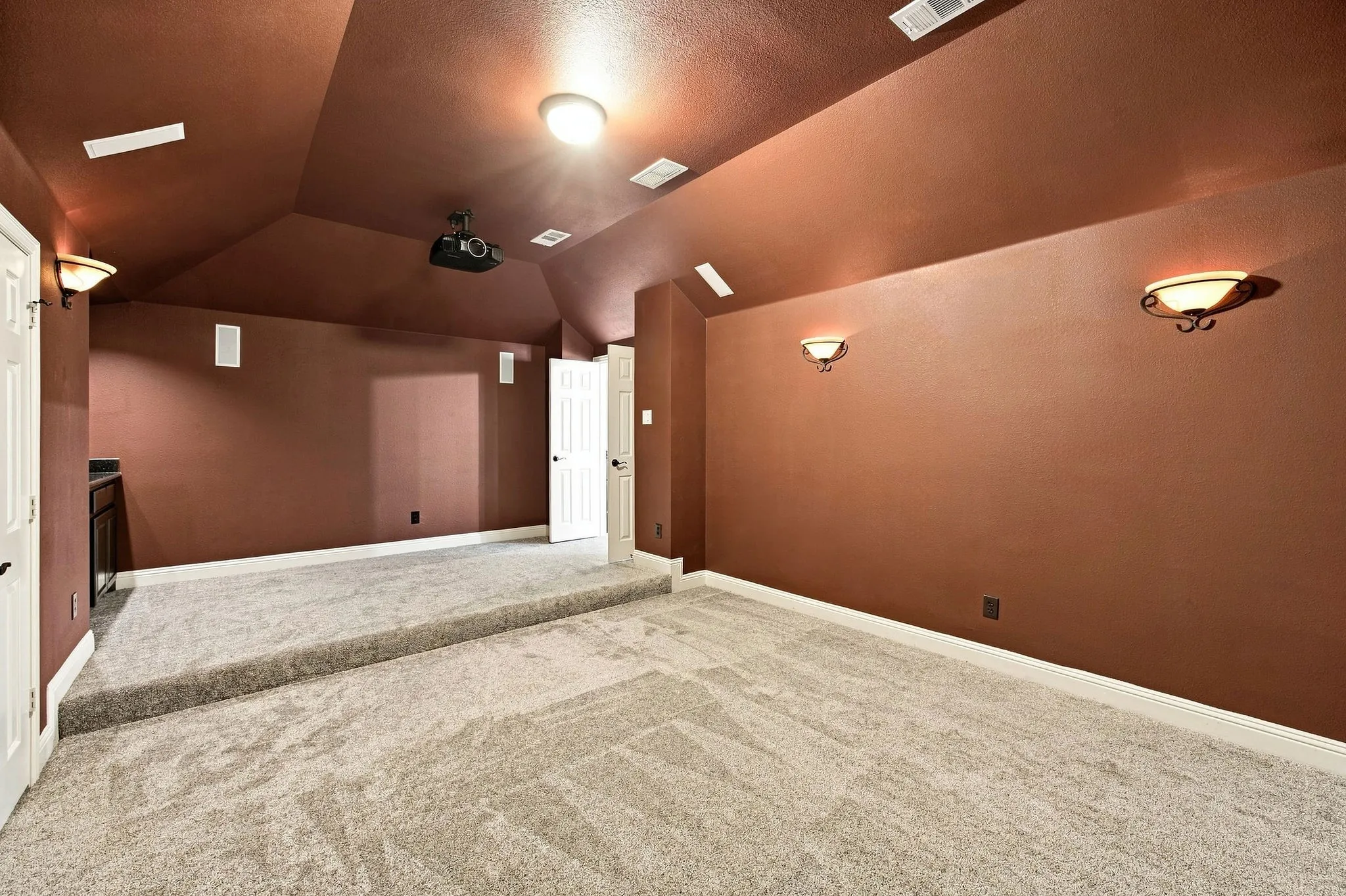 Single Family Residence For Sale in Denton County , 3103 Aerial Drive, Frisco, Texas 75033, 6 Bedroom, 4 Bathroom, 2 Garage spaces, 4,290 Sqft, built in 2013, mls#21339972, Real Estate Agent in Frisco, Homes For Sale in Denton county, Homes For Sale in Frisco, Realtor in Frisco Texas, Real Estate Brokerage Independent Realty Texas, Luminita Cordes Realtor
