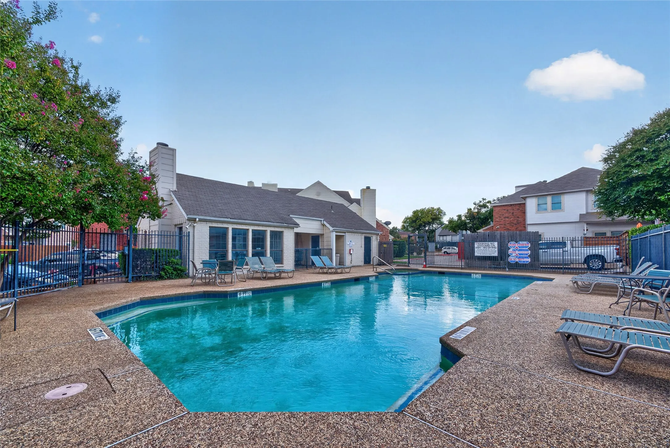 Townhouse For Sale in Tarrant County , 2504 Orangegrove Circle, Arlington, Texas 76006, 2 Bedroom, 2 Bathroom, 1 Garage spaces, 1,105 Sqft, built in 1988, mls#21356801, Real Estate Agent in Arlington, Homes For Sale in Tarrant county, Homes For Sale in Arlington, Realtor in Arlington Texas, Real Estate Brokerage Independent Realty Texas, Luminita Cordes Realtor