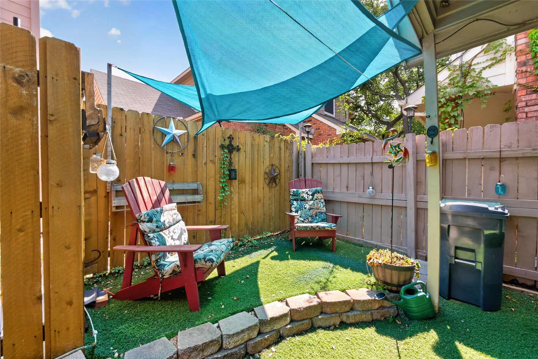 Townhouse For Sale in Tarrant County , 2504 Orangegrove Circle, Arlington, Texas 76006, 2 Bedroom, 2 Bathroom, 1 Garage spaces, 1,105 Sqft, built in 1988, mls#21356801, Real Estate Agent in Arlington, Homes For Sale in Tarrant county, Homes For Sale in Arlington, Realtor in Arlington Texas, Real Estate Brokerage Independent Realty Texas, Luminita Cordes Realtor