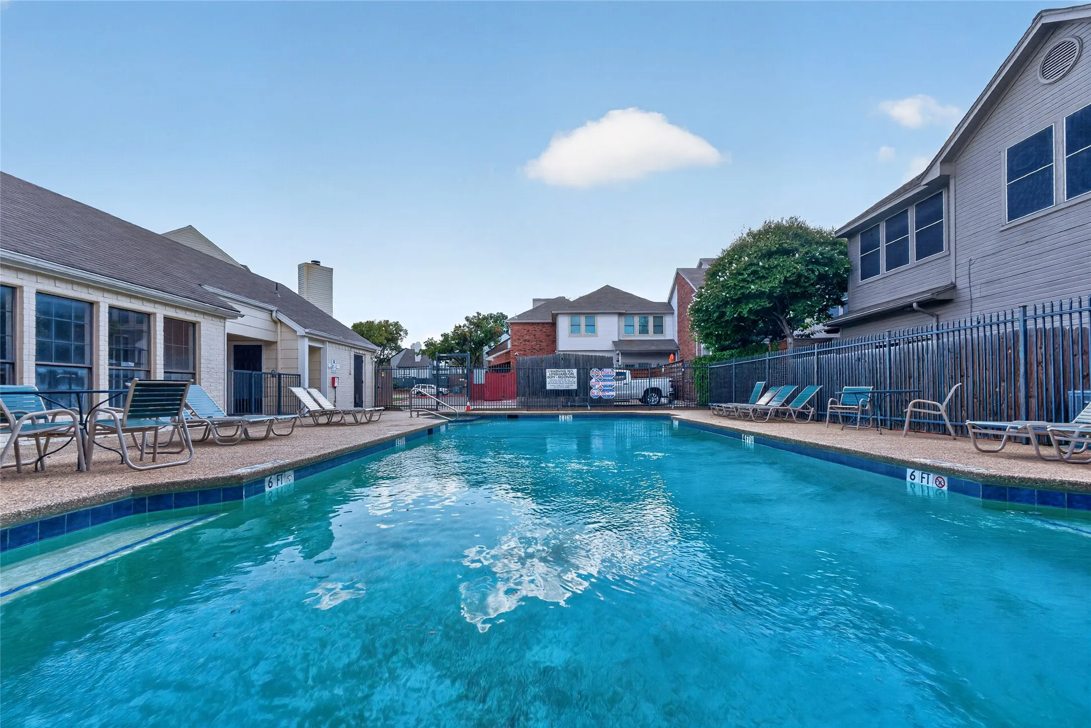 Townhouse For Sale in Tarrant County , 2504 Orangegrove Circle, Arlington, Texas 76006, 2 Bedroom, 2 Bathroom, 1 Garage spaces, 1,105 Sqft, built in 1988, mls#21356801, Real Estate Agent in Arlington, Homes For Sale in Tarrant county, Homes For Sale in Arlington, Realtor in Arlington Texas, Real Estate Brokerage Independent Realty Texas, Luminita Cordes Realtor