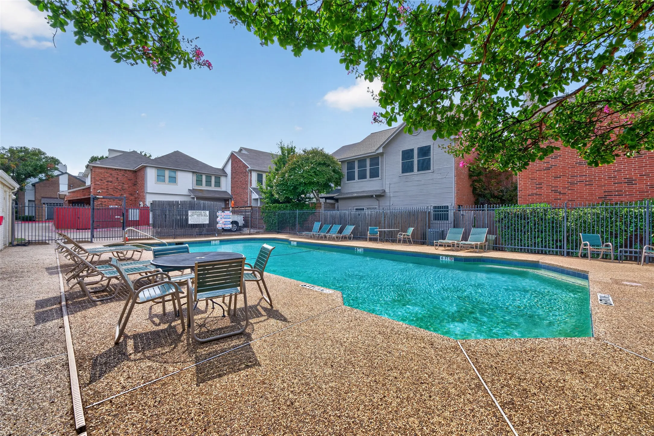 Townhouse For Sale in Tarrant County , 2504 Orangegrove Circle, Arlington, Texas 76006, 2 Bedroom, 2 Bathroom, 1 Garage spaces, 1,105 Sqft, built in 1988, mls#21356801, Real Estate Agent in Arlington, Homes For Sale in Tarrant county, Homes For Sale in Arlington, Realtor in Arlington Texas, Real Estate Brokerage Independent Realty Texas, Luminita Cordes Realtor