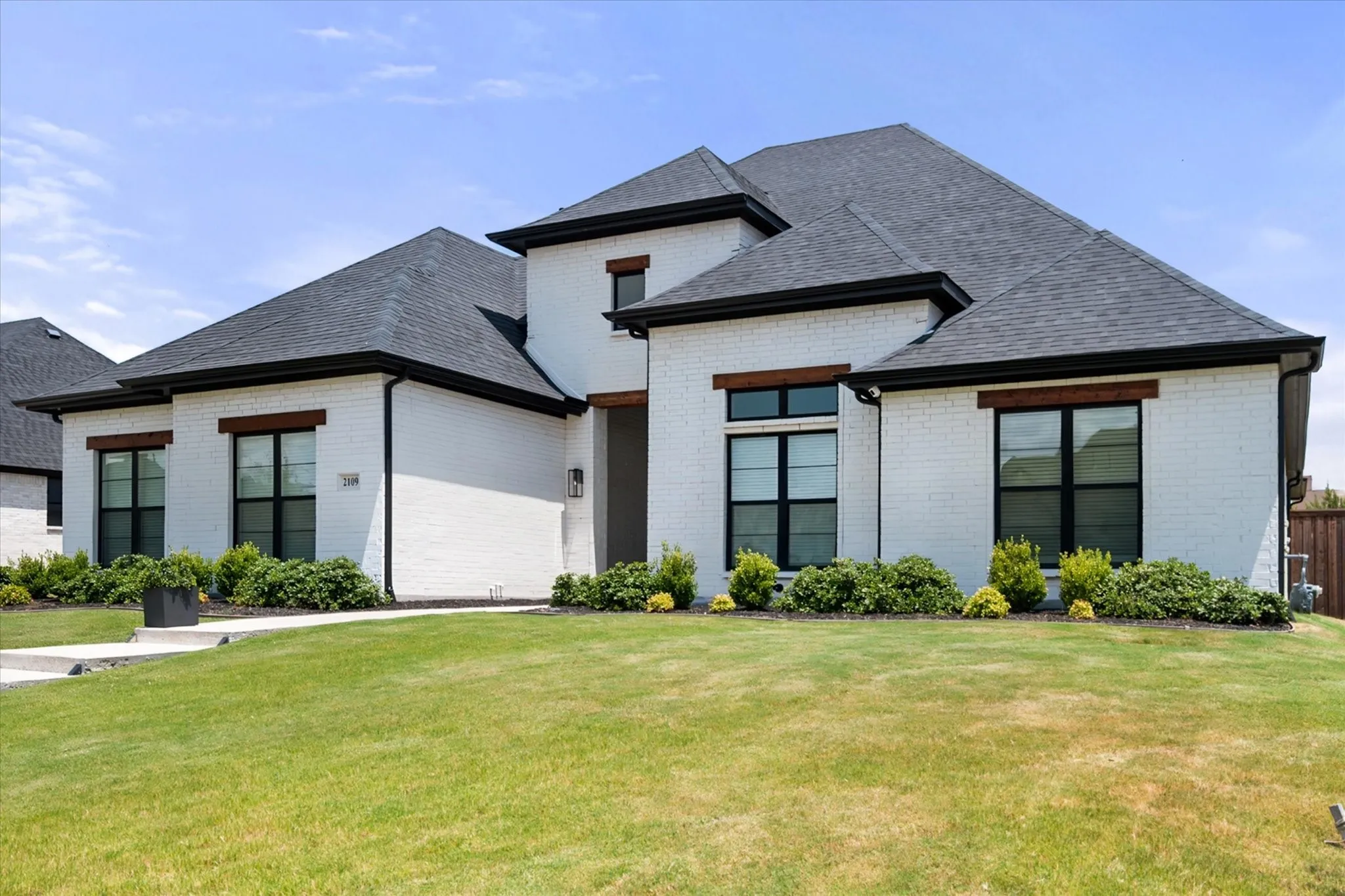 Single Family Residence For Sale in Tarrant County , 2109 Glenbrook Street, Haslet, Texas 76052, 4 Bedroom, 4 Bathroom, 3 Garage spaces, 3,696 Sqft, built in 2023, mls#21347230, Real Estate Agent in Haslet, Homes For Sale in Tarrant county, Homes For Sale in Haslet, Realtor in Haslet Texas, Real Estate Brokerage Independent Realty Texas, Luminita Cordes Realtor