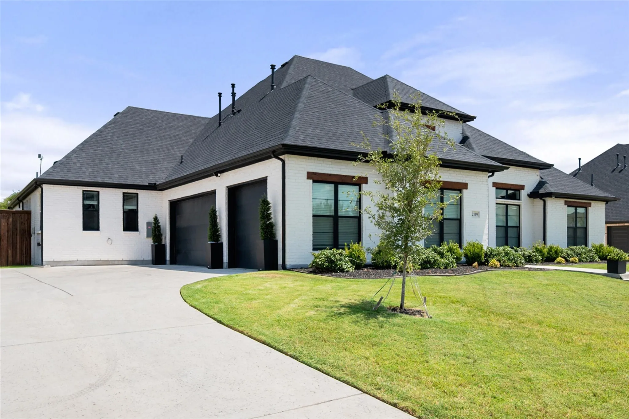 Single Family Residence For Sale in Tarrant County , 2109 Glenbrook Street, Haslet, Texas 76052, 4 Bedroom, 4 Bathroom, 3 Garage spaces, 3,696 Sqft, built in 2023, mls#21347230, Real Estate Agent in Haslet, Homes For Sale in Tarrant county, Homes For Sale in Haslet, Realtor in Haslet Texas, Real Estate Brokerage Independent Realty Texas, Luminita Cordes Realtor