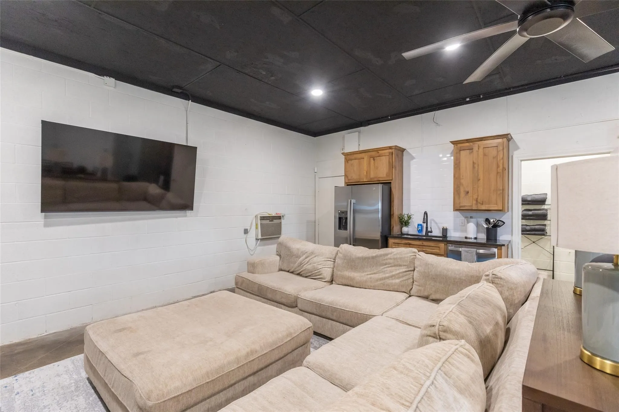 Single Family Residence For Rent in Taylor County , 381 FM 707, Merkel, Texas 79536, 1 Bedroom, 1 Bathroom, Garage spaces, 1,300 Sqft, built in 2008, mls#21356808, Real Estate Agent in Merkel, Homes For Rent in Taylor county, Homes For Rent in Merkel, Realtor in Merkel Texas, Real Estate Brokerage Independent Realty Texas, Luminita Cordes Realtor