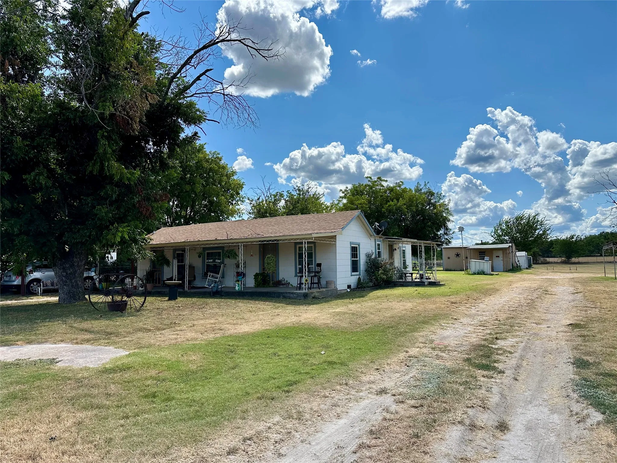 Single Family Residence For Sale in Comanche County , 1307 S Austin, Comanche, Texas 76442, 2 Bedroom, 2 Bathroom, Garage spaces, 1,136 Sqft, built in 1940, mls#21356816, Real Estate Agent in Comanche, Homes For Sale in Comanche county, Homes For Sale in Comanche, Realtor in Comanche Texas, Real Estate Brokerage Independent Realty Texas, Luminita Cordes Realtor