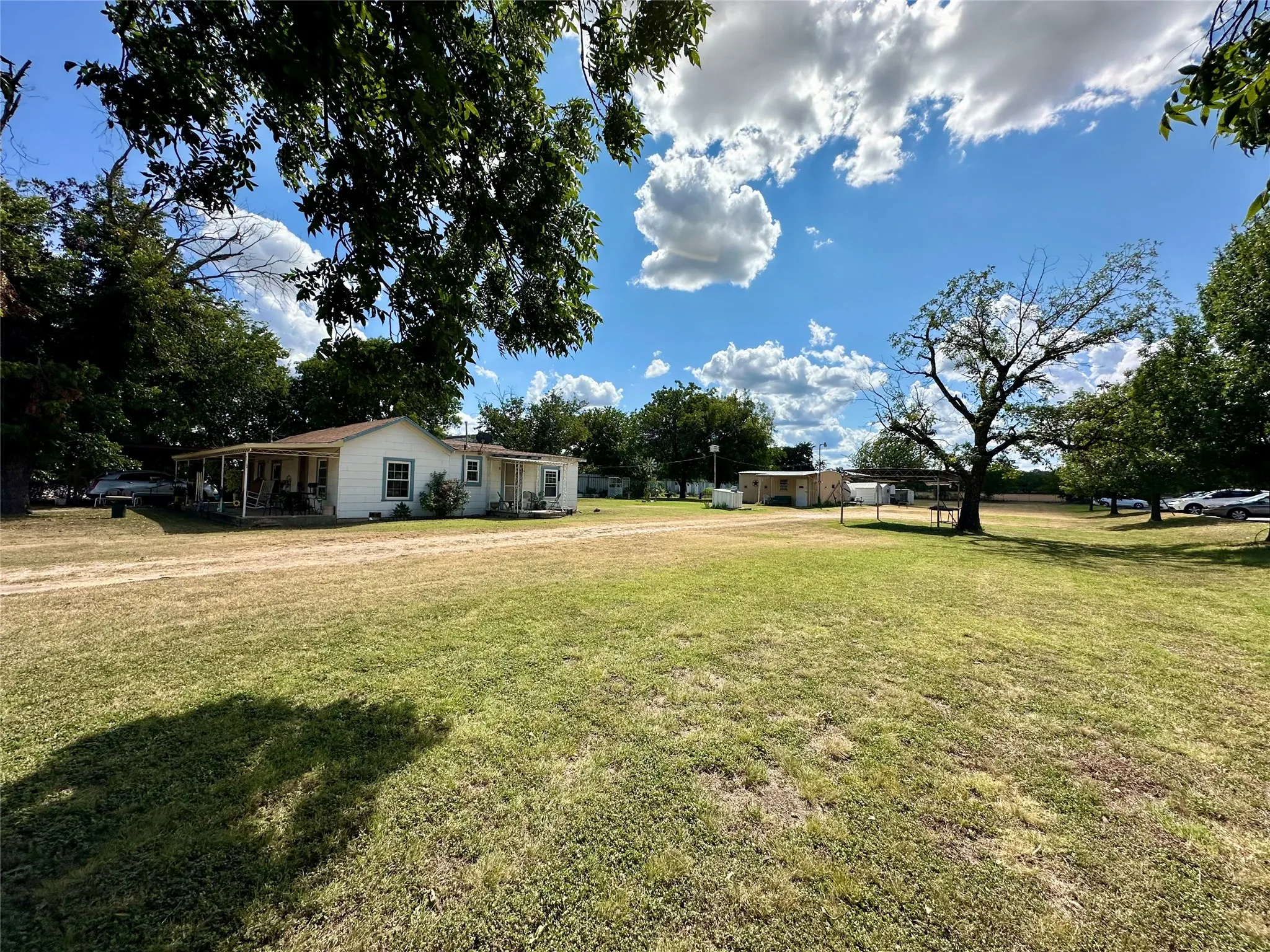 Single Family Residence For Sale in Comanche County , 1307 S Austin, Comanche, Texas 76442, 2 Bedroom, 2 Bathroom, Garage spaces, 1,136 Sqft, built in 1940, mls#21356816, Real Estate Agent in Comanche, Homes For Sale in Comanche county, Homes For Sale in Comanche, Realtor in Comanche Texas, Real Estate Brokerage Independent Realty Texas, Luminita Cordes Realtor