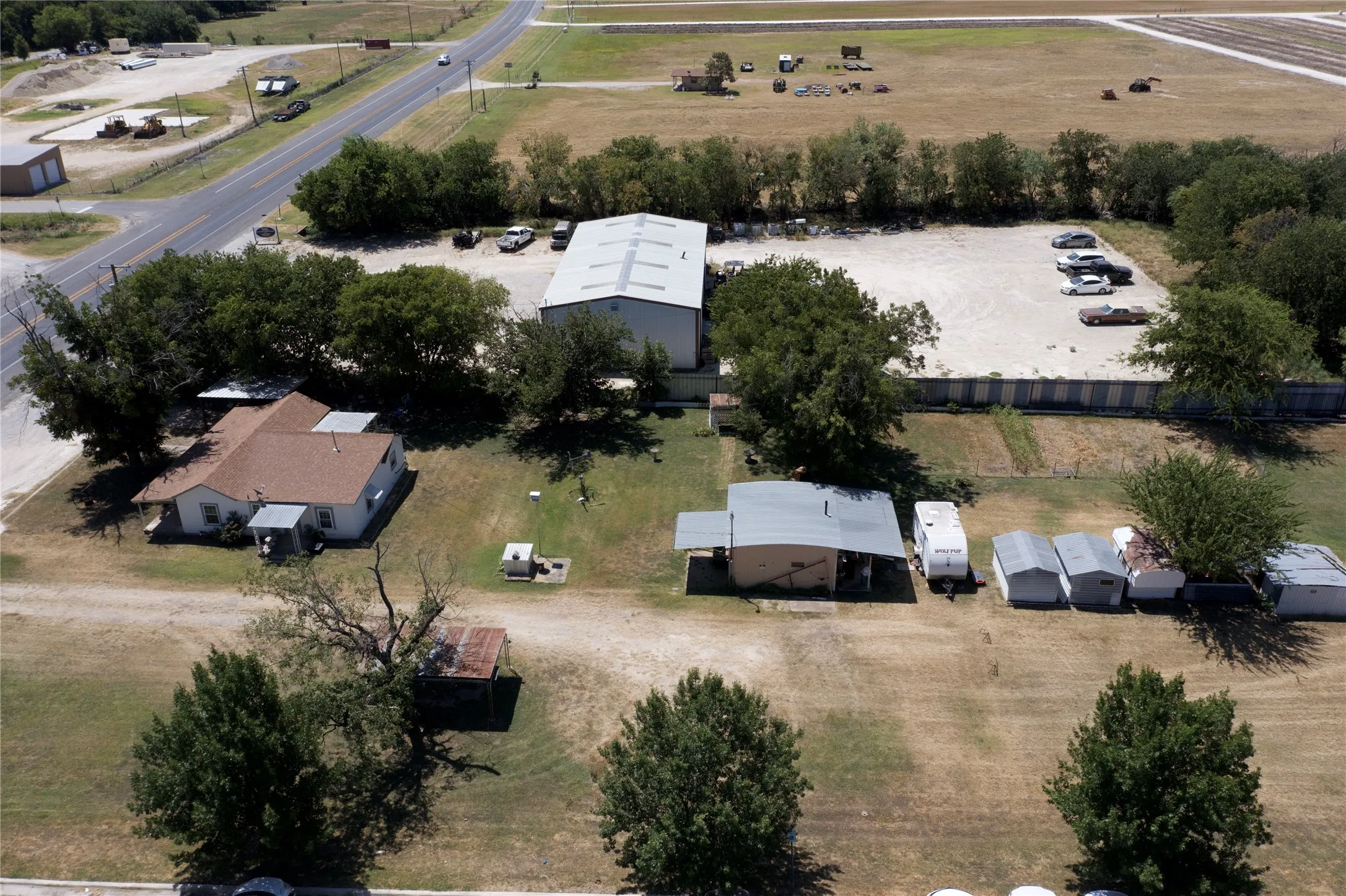 Single Family Residence For Sale in Comanche County , 1307 S Austin, Comanche, Texas 76442, 2 Bedroom, 2 Bathroom, Garage spaces, 1,136 Sqft, built in 1940, mls#21356816, Real Estate Agent in Comanche, Homes For Sale in Comanche county, Homes For Sale in Comanche, Realtor in Comanche Texas, Real Estate Brokerage Independent Realty Texas, Luminita Cordes Realtor