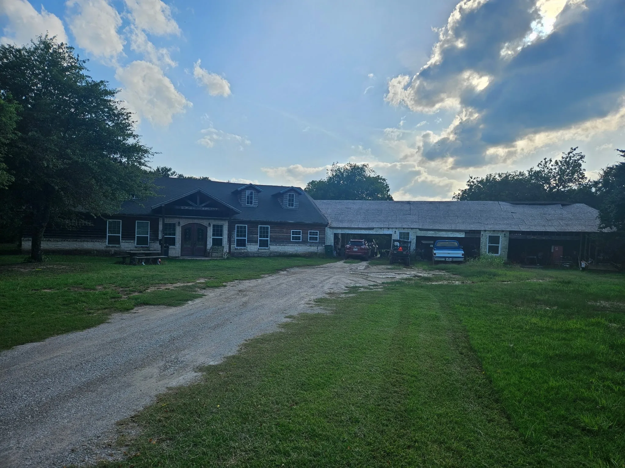 Single Family Residence For Sale in Wise County , 138 County Road 4876, Newark, Texas 76071, 3 Bedroom, 3 Bathroom, 4 Garage spaces, 3,338 Sqft, built in 2014, mls#21356820, Real Estate Agent in Newark, Homes For Sale in Wise county, Homes For Sale in Newark, Realtor in Newark Texas, Real Estate Brokerage Independent Realty Texas, Luminita Cordes Realtor