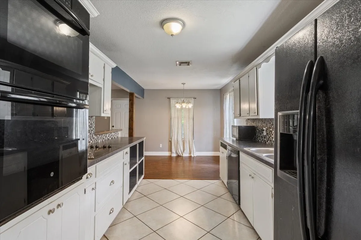 Single Family Residence For Sale in Mc Lennan County , 901 S Old Temple Road, Lorena, Texas 76655, 3 Bedroom, 2 Bathroom, Garage spaces, 1,854 Sqft, built in 1979, Price $299,000, mls#21350421, Real Estate Agent in Lorena, Homes For Sale in Mc Lennan county, Homes For Sale in Lorena, Realtor in Lorena Texas, Real Estate Brokerage Independent Realty Texas, Luminita Cordes Realtor