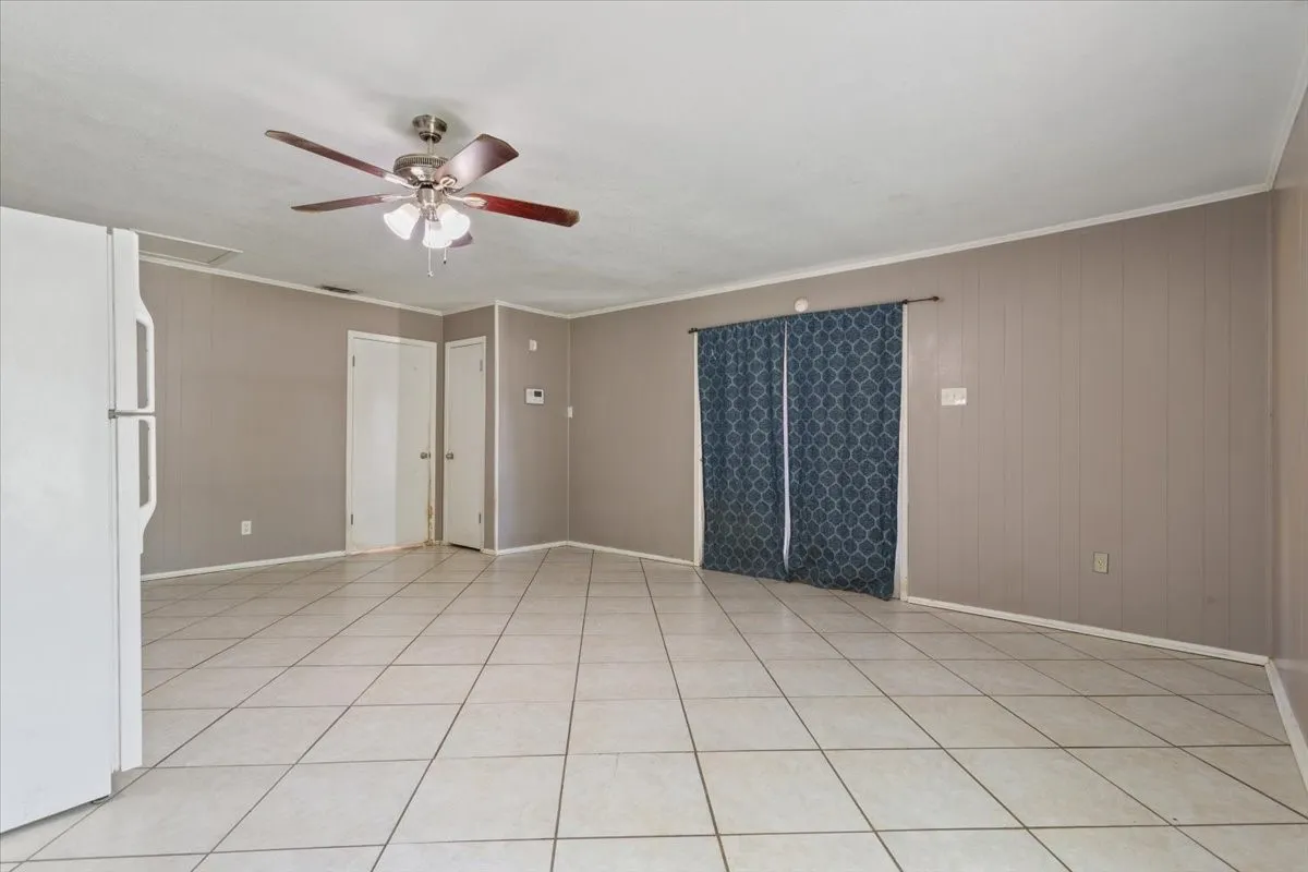 Single Family Residence For Sale in Mc Lennan County , 901 S Old Temple Road, Lorena, Texas 76655, 3 Bedroom, 2 Bathroom, Garage spaces, 1,854 Sqft, built in 1979, Price $299,000, mls#21350421, Real Estate Agent in Lorena, Homes For Sale in Mc Lennan county, Homes For Sale in Lorena, Realtor in Lorena Texas, Real Estate Brokerage Independent Realty Texas, Luminita Cordes Realtor