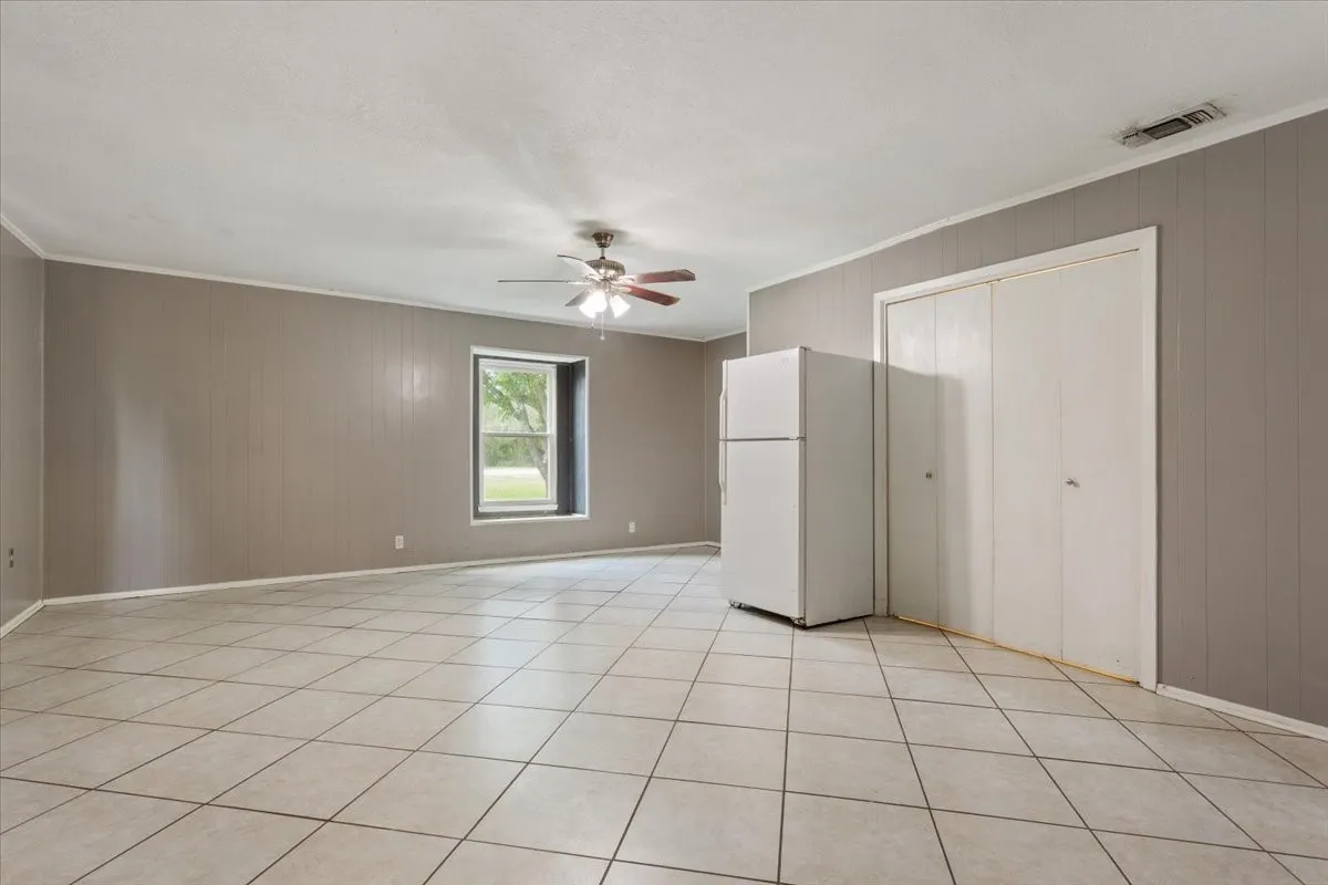 Single Family Residence For Sale in Mc Lennan County , 901 S Old Temple Road, Lorena, Texas 76655, 3 Bedroom, 2 Bathroom, Garage spaces, 1,854 Sqft, built in 1979, Price $299,000, mls#21350421, Real Estate Agent in Lorena, Homes For Sale in Mc Lennan county, Homes For Sale in Lorena, Realtor in Lorena Texas, Real Estate Brokerage Independent Realty Texas, Luminita Cordes Realtor