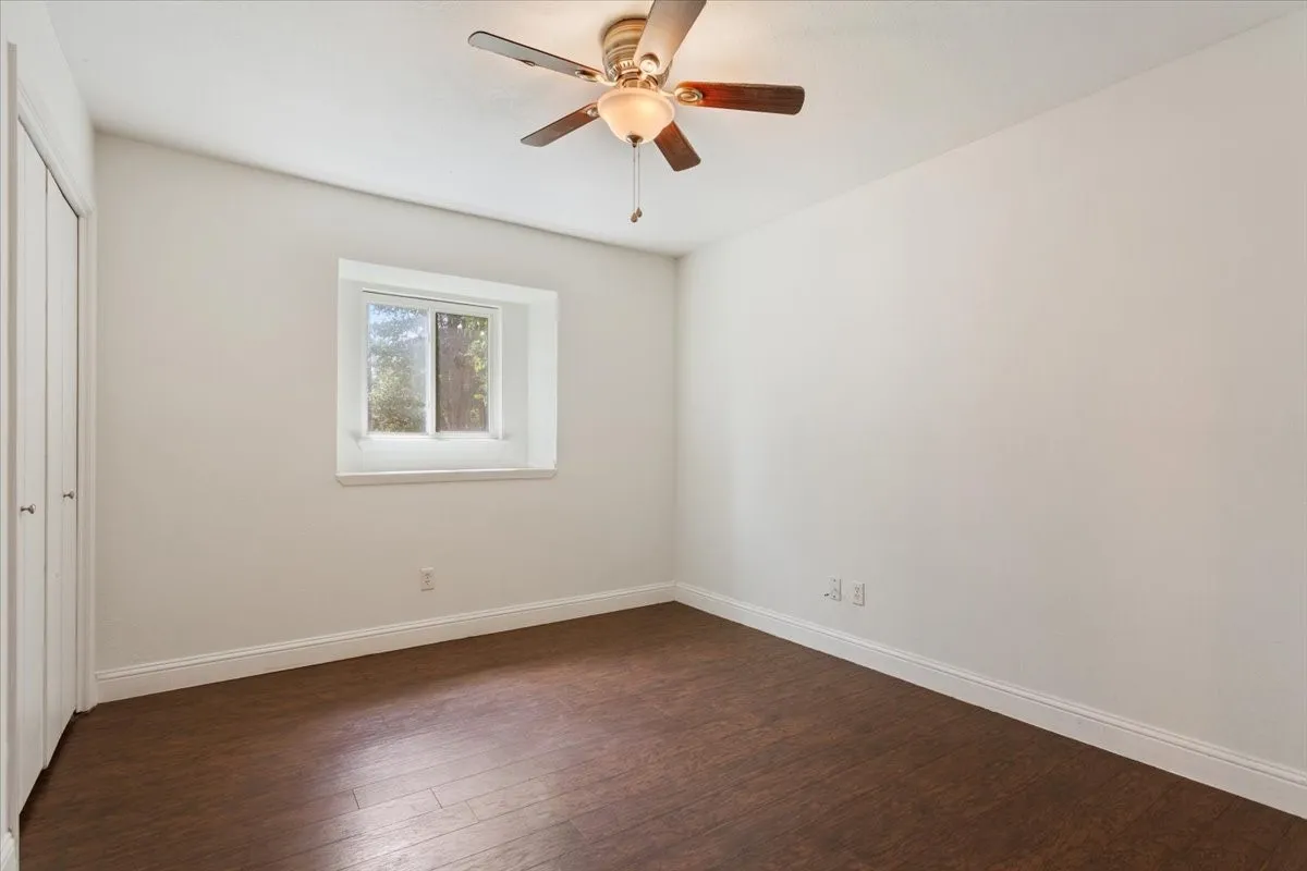Single Family Residence For Sale in Mc Lennan County , 901 S Old Temple Road, Lorena, Texas 76655, 3 Bedroom, 2 Bathroom, Garage spaces, 1,854 Sqft, built in 1979, Price $299,000, mls#21350421, Real Estate Agent in Lorena, Homes For Sale in Mc Lennan county, Homes For Sale in Lorena, Realtor in Lorena Texas, Real Estate Brokerage Independent Realty Texas, Luminita Cordes Realtor