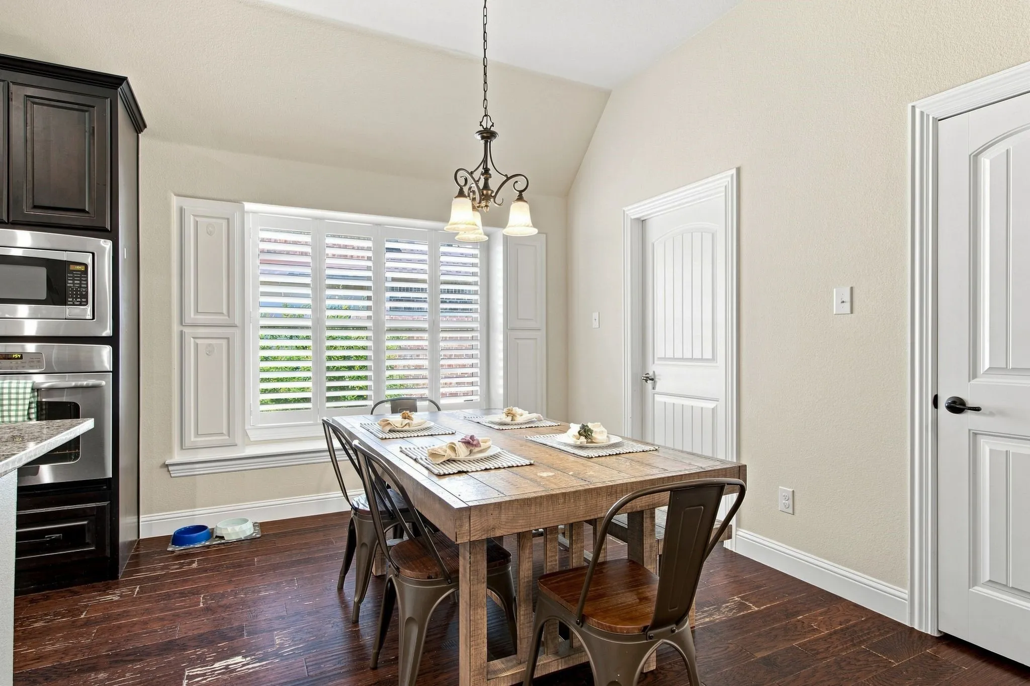 Breakfast area view 2