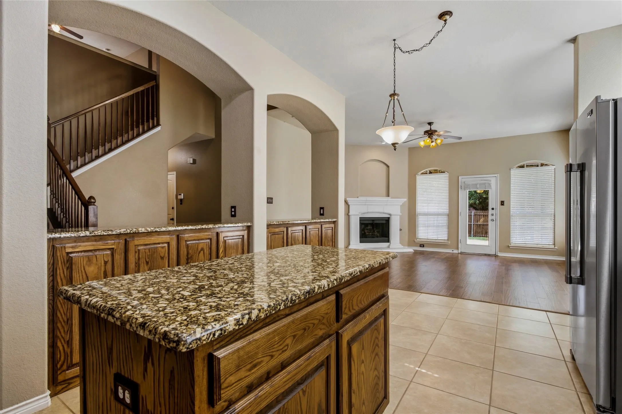 Single Family Residence For Sale in Collin County , 5912 Chuck Wagon Lane, Mc Kinney, Texas 75070, 3 Bedroom, 3 Bathroom, 2 Garage spaces, 2,207 Sqft, built in 2009, mls#21351200, Real Estate Agent in Mc Kinney, Homes For Sale in Collin county, Homes For Sale in Mc Kinney, Realtor in Mc Kinney Texas, Real Estate Brokerage Independent Realty Texas, Luminita Cordes Realtor