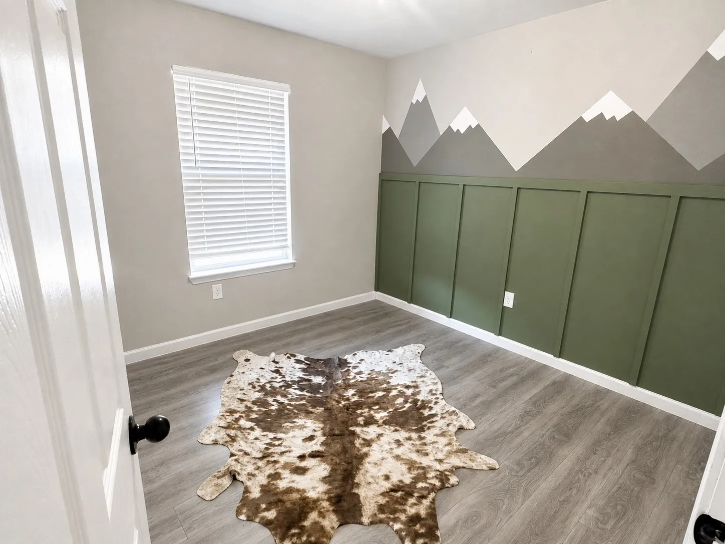 Single Family Residence For Sale in Montague County , 106 Raymond Street, Bowie, Texas 76230, 3 Bedroom, 1 Bathroom, Garage spaces, 936 Sqft, built in 2002, mls#21356580, Real Estate Agent in Bowie, Homes For Sale in Montague county, Homes For Sale in Bowie, Realtor in Bowie Texas, Real Estate Brokerage Independent Realty Texas, Luminita Cordes Realtor