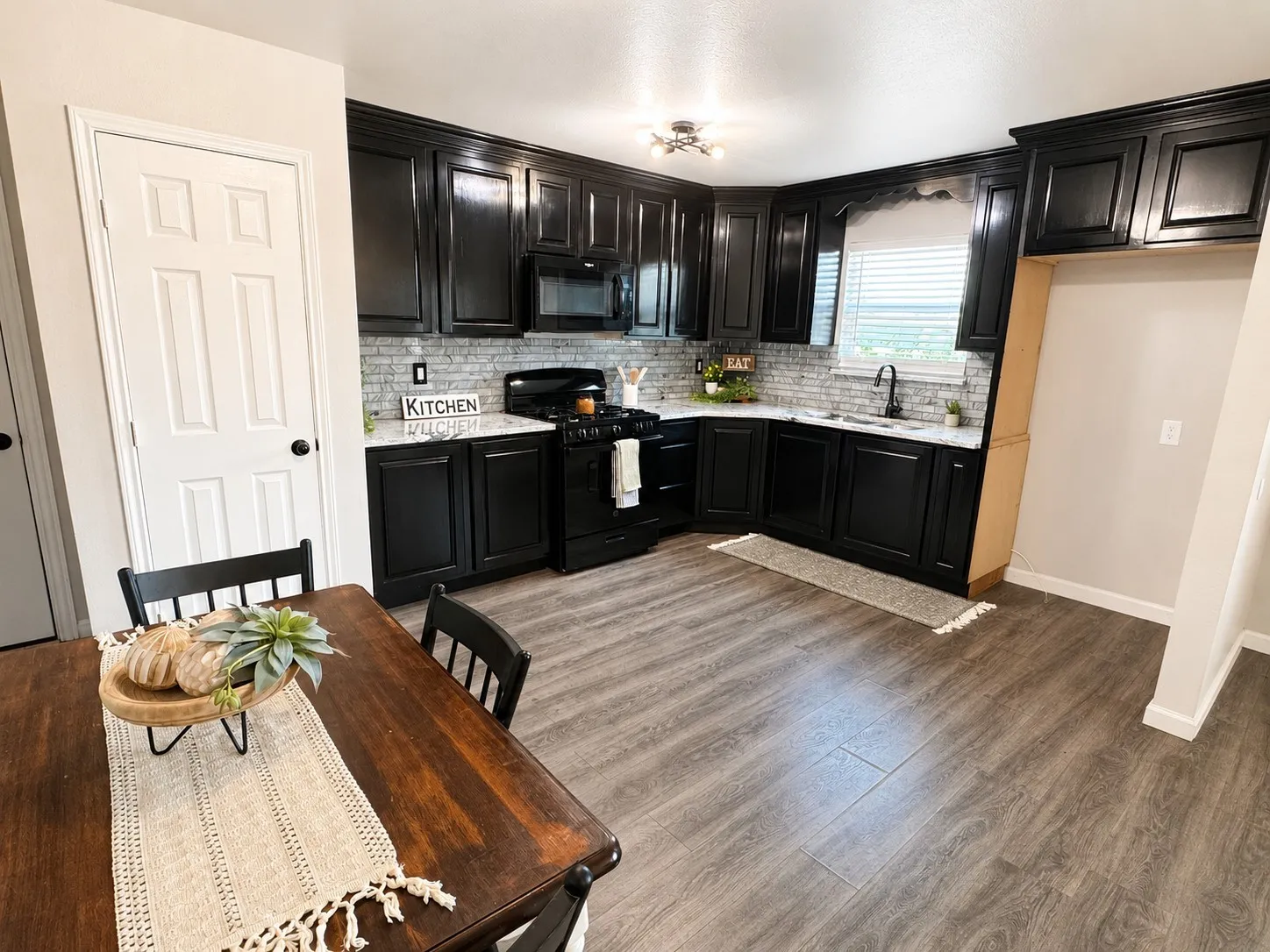 Single Family Residence For Sale in Montague County , 106 Raymond Street, Bowie, Texas 76230, 3 Bedroom, 1 Bathroom, Garage spaces, 936 Sqft, built in 2002, mls#21356580, Real Estate Agent in Bowie, Homes For Sale in Montague county, Homes For Sale in Bowie, Realtor in Bowie Texas, Real Estate Brokerage Independent Realty Texas, Luminita Cordes Realtor