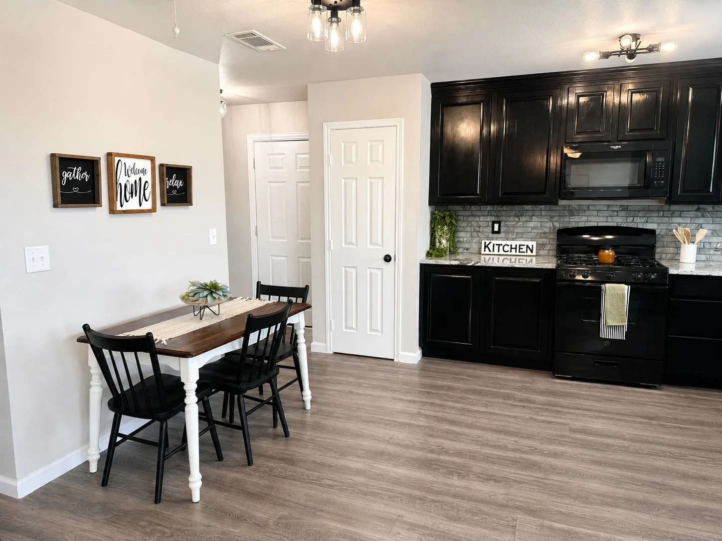 Single Family Residence For Sale in Montague County , 106 Raymond Street, Bowie, Texas 76230, 3 Bedroom, 1 Bathroom, Garage spaces, 936 Sqft, built in 2002, mls#21356580, Real Estate Agent in Bowie, Homes For Sale in Montague county, Homes For Sale in Bowie, Realtor in Bowie Texas, Real Estate Brokerage Independent Realty Texas, Luminita Cordes Realtor