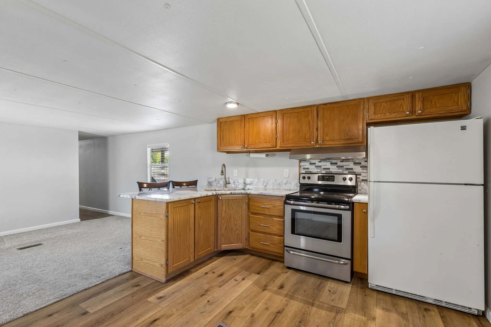 Manufactured Home For Sale in Hood County , 2437 Grapevine Court, Weatherford, Texas 76087, 2 Bedroom, 1 Bathroom, Garage spaces, 672 Sqft, built in 1983, mls#21353355, Real Estate Agent in Weatherford, Homes For Sale in Hood county, Homes For Sale in Weatherford, Realtor in Weatherford Texas, Real Estate Brokerage Independent Realty Texas, Luminita Cordes Realtor