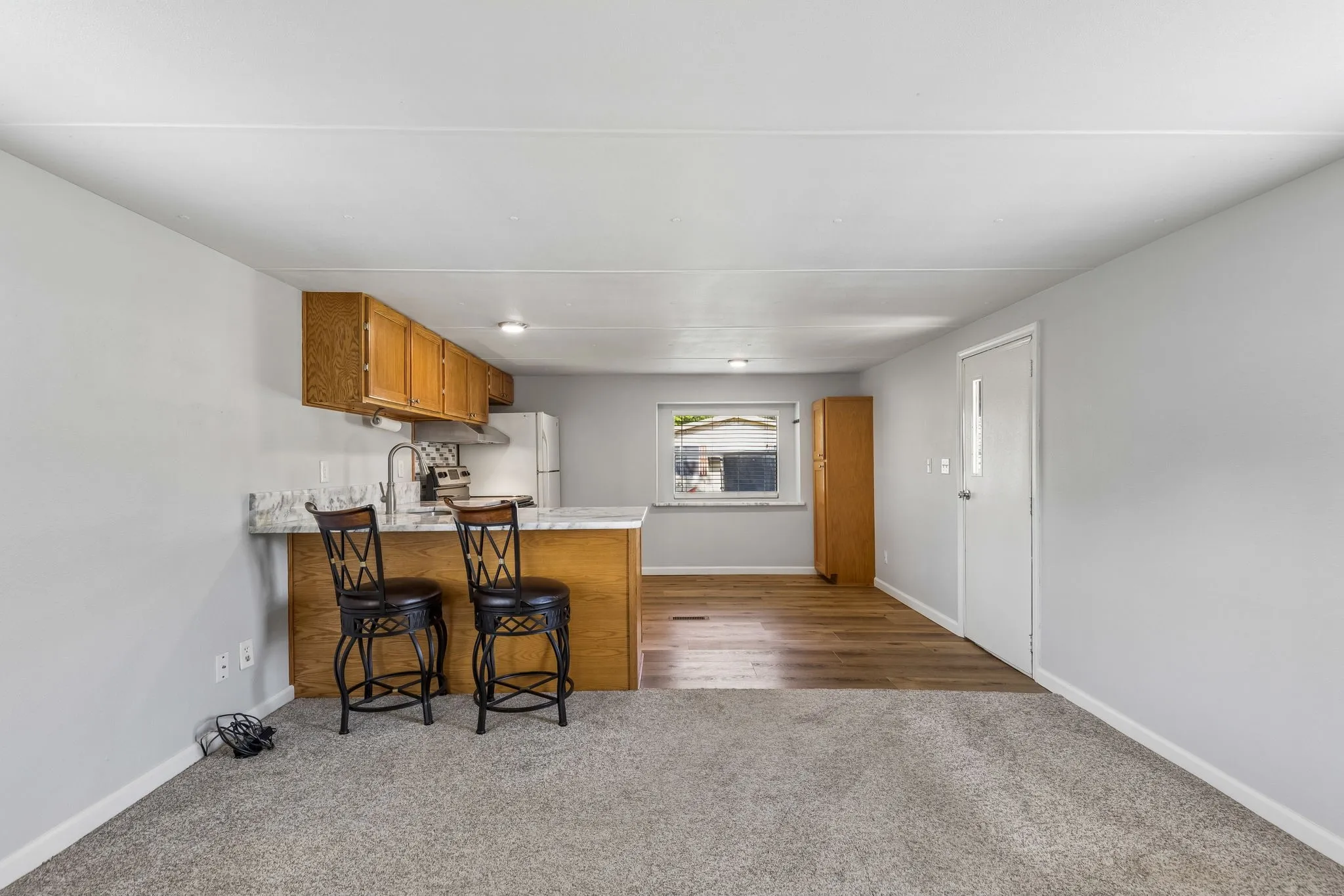 Manufactured Home For Sale in Hood County , 2437 Grapevine Court, Weatherford, Texas 76087, 2 Bedroom, 1 Bathroom, Garage spaces, 672 Sqft, built in 1983, mls#21353355, Real Estate Agent in Weatherford, Homes For Sale in Hood county, Homes For Sale in Weatherford, Realtor in Weatherford Texas, Real Estate Brokerage Independent Realty Texas, Luminita Cordes Realtor