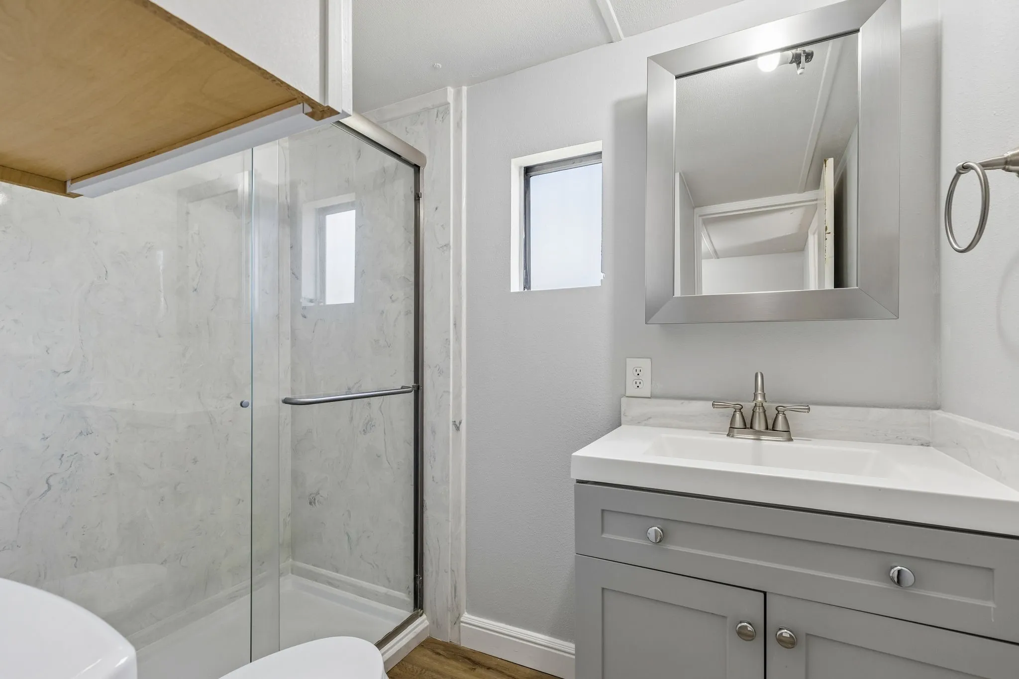 Manufactured Home For Sale in Hood County , 2437 Grapevine Court, Weatherford, Texas 76087, 2 Bedroom, 1 Bathroom, Garage spaces, 672 Sqft, built in 1983, mls#21353355, Real Estate Agent in Weatherford, Homes For Sale in Hood county, Homes For Sale in Weatherford, Realtor in Weatherford Texas, Real Estate Brokerage Independent Realty Texas, Luminita Cordes Realtor