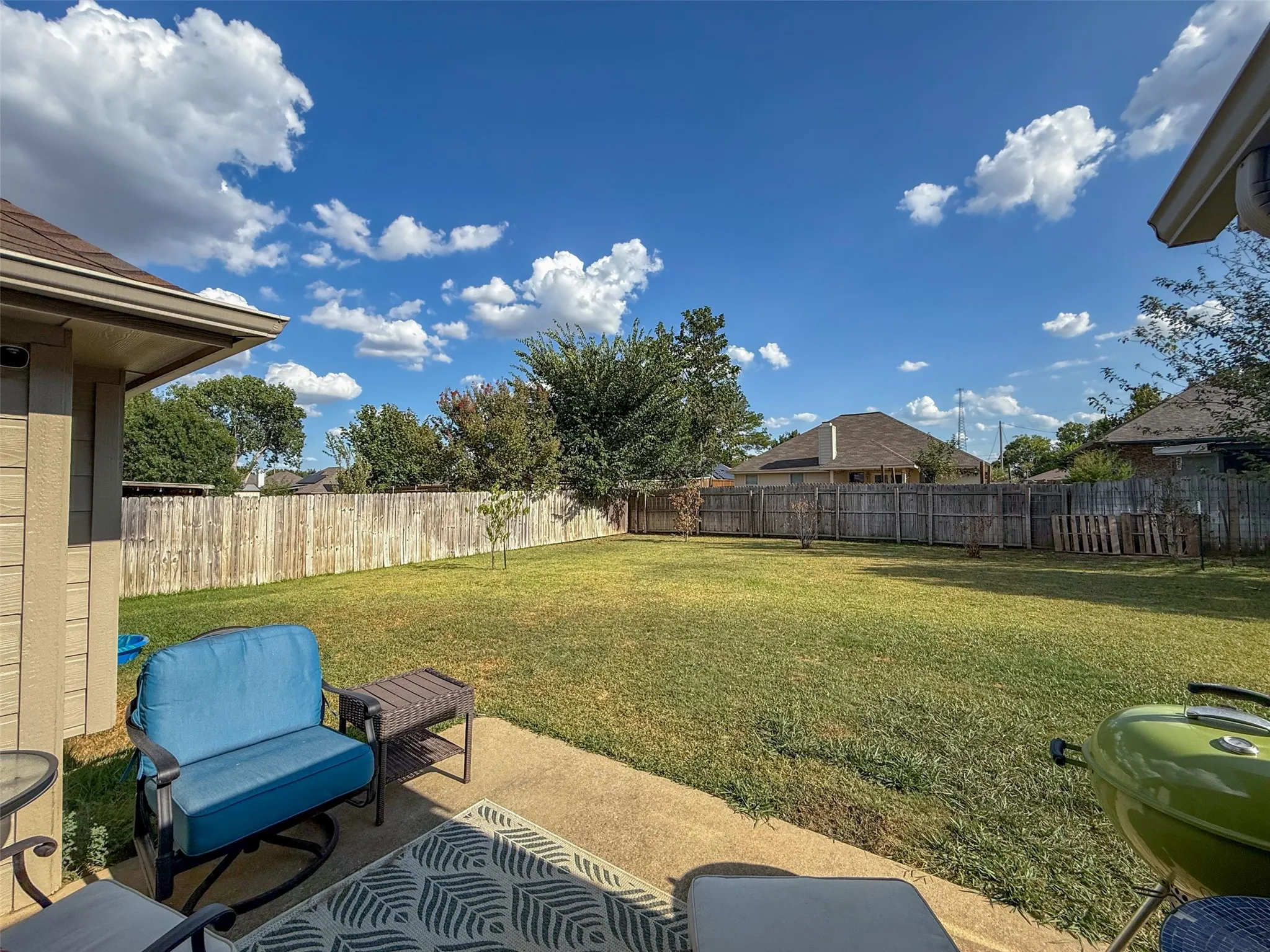 Single Family Residence For Sale in Denton County , 219 Quail Run, Aubrey, Texas 76227, 3 Bedroom, 2 Bathroom, 2 Garage spaces, 1,267 Sqft, built in 2006, Price $299,900, mls#21355368, Real Estate Agent in Aubrey, Homes For Sale in Denton county, Homes For Sale in Aubrey, Realtor in Aubrey Texas, Real Estate Brokerage Independent Realty Texas, Luminita Cordes Realtor