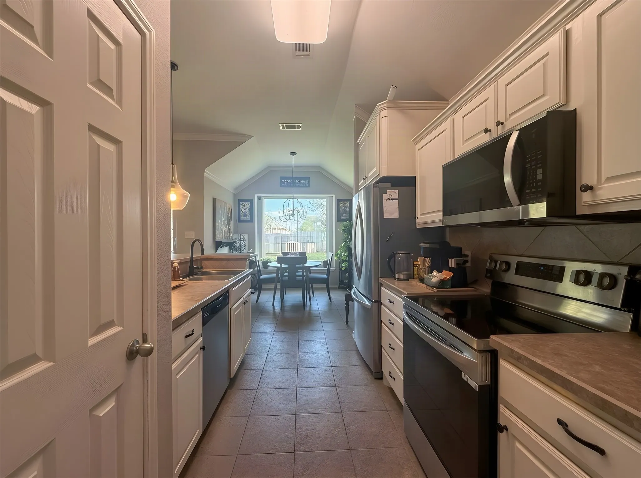 Single Family Residence For Sale in Denton County , 219 Quail Run, Aubrey, Texas 76227, 3 Bedroom, 2 Bathroom, 2 Garage spaces, 1,267 Sqft, built in 2006, Price $299,900, mls#21355368, Real Estate Agent in Aubrey, Homes For Sale in Denton county, Homes For Sale in Aubrey, Realtor in Aubrey Texas, Real Estate Brokerage Independent Realty Texas, Luminita Cordes Realtor