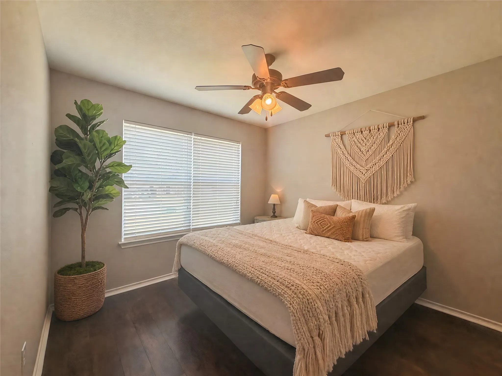 Single Family Residence For Sale in Denton County , 219 Quail Run, Aubrey, Texas 76227, 3 Bedroom, 2 Bathroom, 2 Garage spaces, 1,267 Sqft, built in 2006, Price $299,900, mls#21355368, Real Estate Agent in Aubrey, Homes For Sale in Denton county, Homes For Sale in Aubrey, Realtor in Aubrey Texas, Real Estate Brokerage Independent Realty Texas, Luminita Cordes Realtor