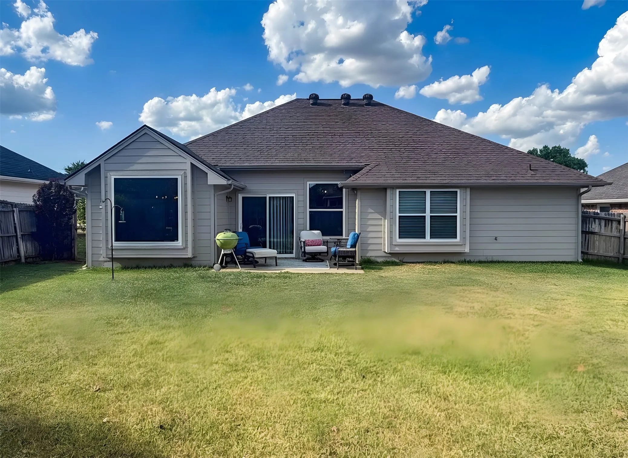 Single Family Residence For Sale in Denton County , 219 Quail Run, Aubrey, Texas 76227, 3 Bedroom, 2 Bathroom, 2 Garage spaces, 1,267 Sqft, built in 2006, Price $299,900, mls#21355368, Real Estate Agent in Aubrey, Homes For Sale in Denton county, Homes For Sale in Aubrey, Realtor in Aubrey Texas, Real Estate Brokerage Independent Realty Texas, Luminita Cordes Realtor