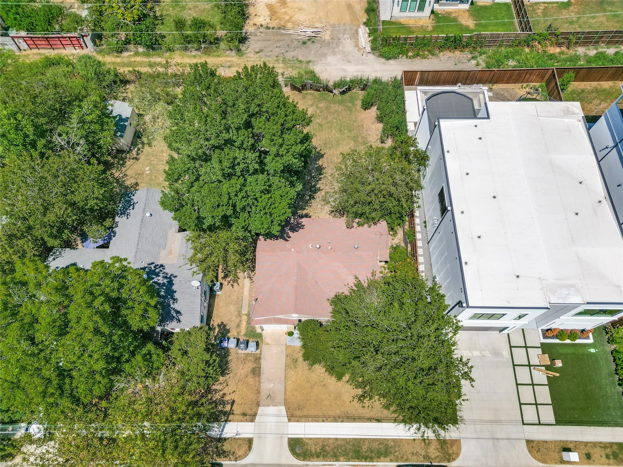 Single Family Residence For Sale in Dallas County , 3865 Wemdon Drive, Dallas, Texas 75220, 2 Bedroom, 1 Bathroom, 1 Garage spaces, 958 Sqft, built in 1950, mls#21356837, Real Estate Agent in Dallas, Homes For Sale in Dallas county, Homes For Sale in Dallas, Realtor in Dallas Texas, Real Estate Brokerage Independent Realty Texas, Luminita Cordes Realtor