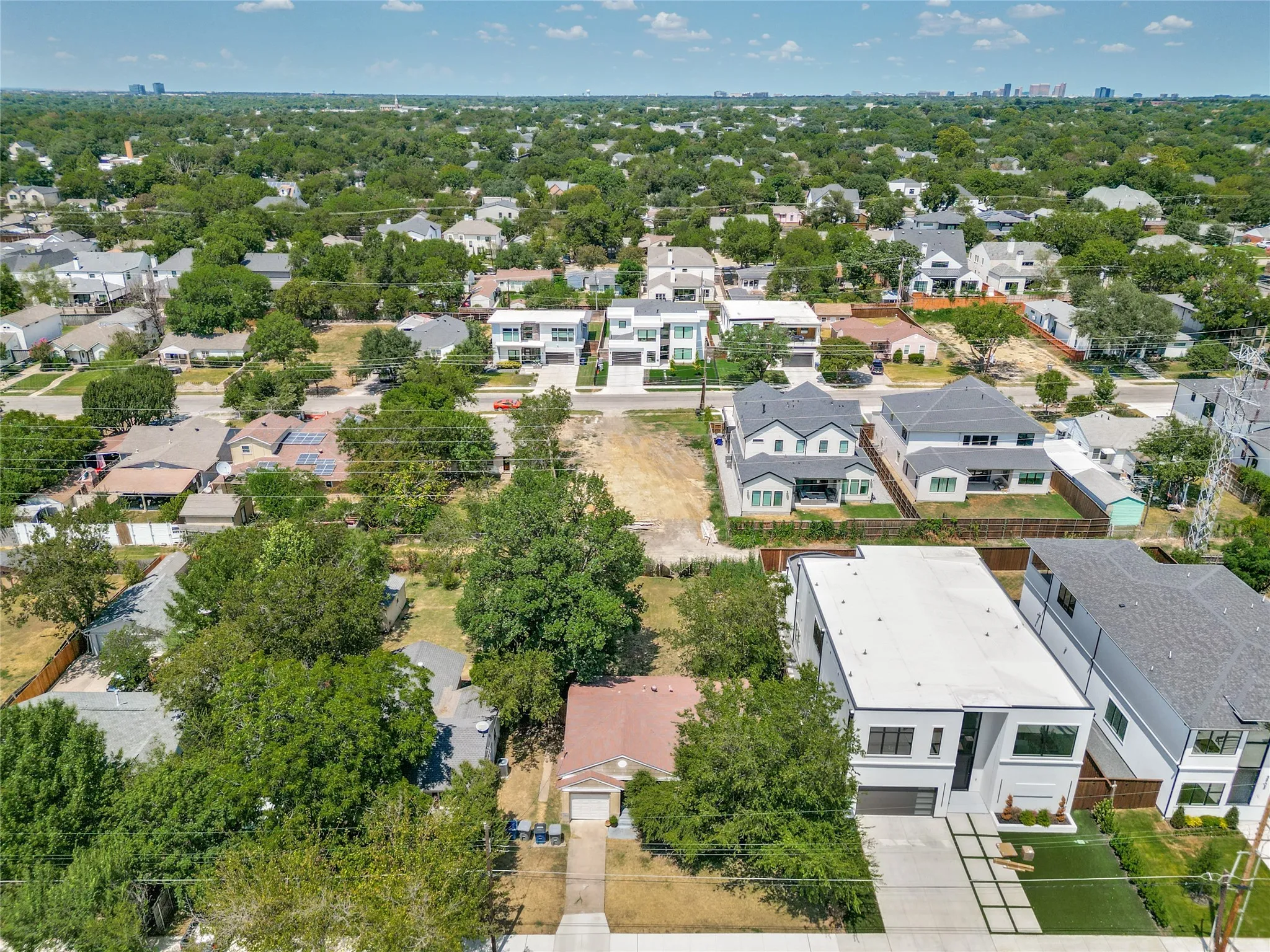 Single Family Residence For Sale in Dallas County , 3865 Wemdon Drive, Dallas, Texas 75220, 2 Bedroom, 1 Bathroom, 1 Garage spaces, 958 Sqft, built in 1950, mls#21356837, Real Estate Agent in Dallas, Homes For Sale in Dallas county, Homes For Sale in Dallas, Realtor in Dallas Texas, Real Estate Brokerage Independent Realty Texas, Luminita Cordes Realtor