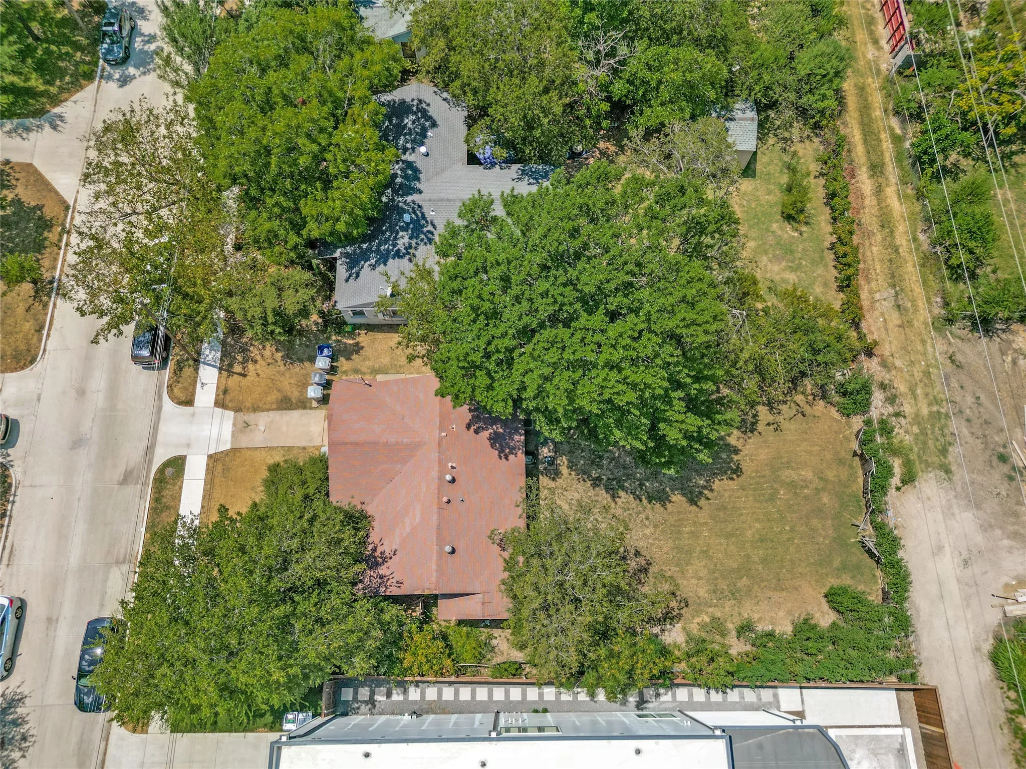 Single Family Residence For Sale in Dallas County , 3865 Wemdon Drive, Dallas, Texas 75220, 2 Bedroom, 1 Bathroom, 1 Garage spaces, 958 Sqft, built in 1950, mls#21356837, Real Estate Agent in Dallas, Homes For Sale in Dallas county, Homes For Sale in Dallas, Realtor in Dallas Texas, Real Estate Brokerage Independent Realty Texas, Luminita Cordes Realtor