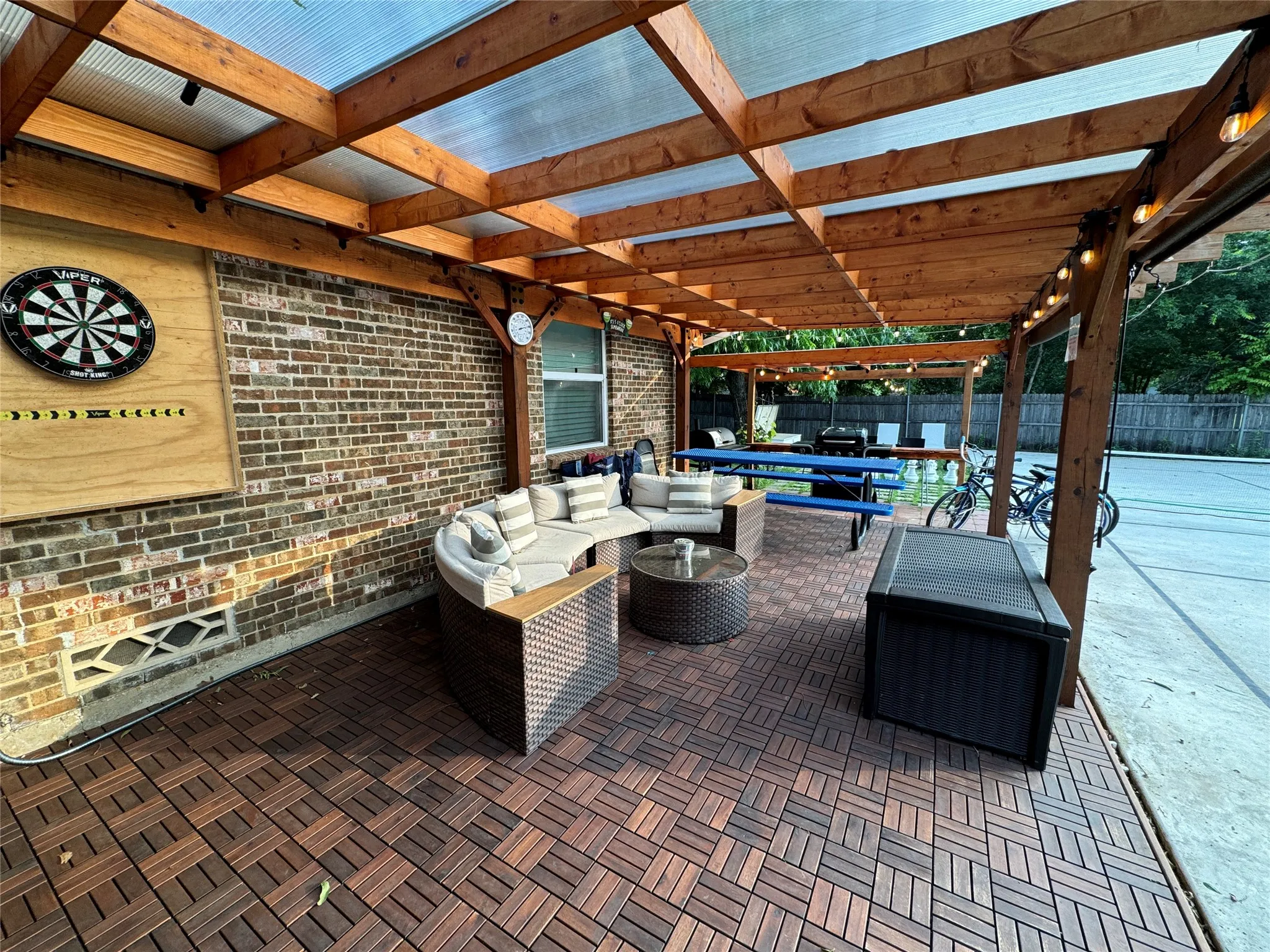 Single Family Residence For Rent in Tarrant County , 1224 S Center Street, Arlington, Texas 76010, 5 Bedroom, 4 Bathroom, Garage spaces, 1,951 Sqft, built in 1959, mls#21356849, Real Estate Agent in Arlington, Homes For Rent in Tarrant county, Homes For Rent in Arlington, Realtor in Arlington Texas, Real Estate Brokerage Independent Realty Texas, Luminita Cordes Realtor