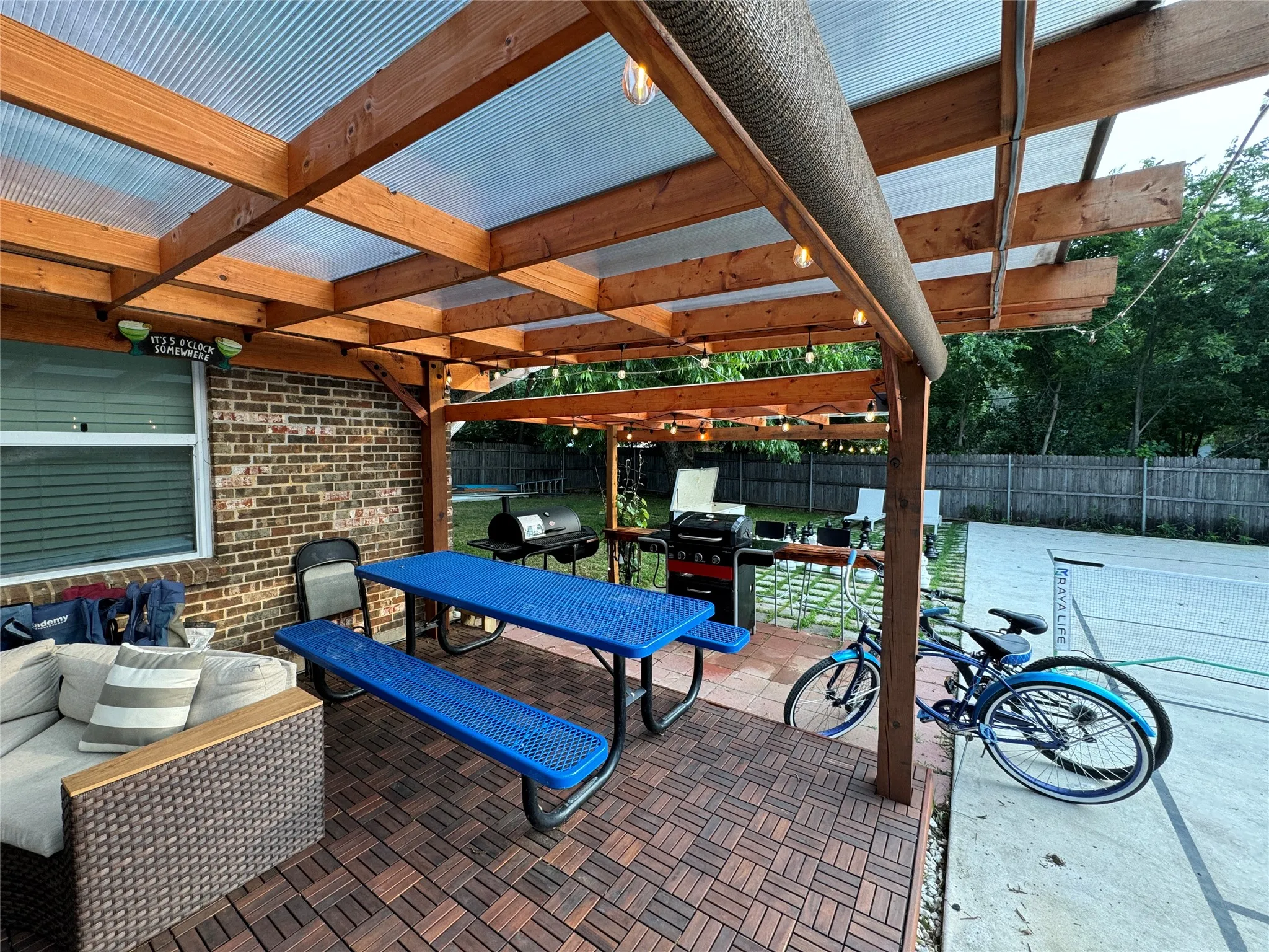 Single Family Residence For Rent in Tarrant County , 1224 S Center Street, Arlington, Texas 76010, 5 Bedroom, 4 Bathroom, Garage spaces, 1,951 Sqft, built in 1959, mls#21356849, Real Estate Agent in Arlington, Homes For Rent in Tarrant county, Homes For Rent in Arlington, Realtor in Arlington Texas, Real Estate Brokerage Independent Realty Texas, Luminita Cordes Realtor