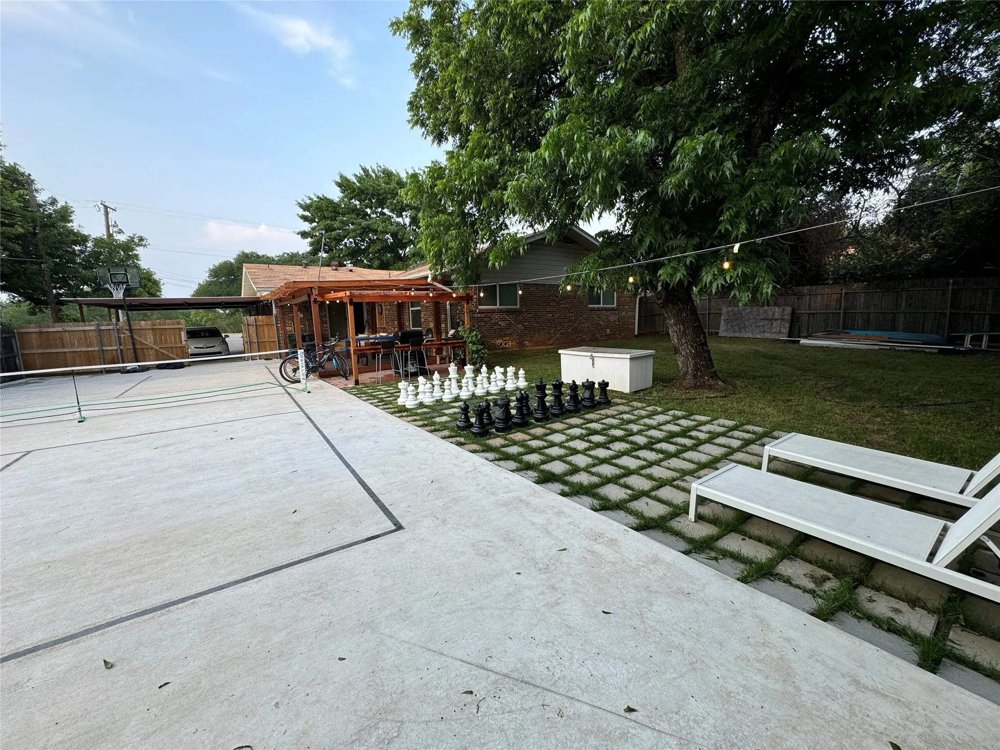 Single Family Residence For Rent in Tarrant County , 1224 S Center Street, Arlington, Texas 76010, 5 Bedroom, 4 Bathroom, Garage spaces, 1,951 Sqft, built in 1959, mls#21356849, Real Estate Agent in Arlington, Homes For Rent in Tarrant county, Homes For Rent in Arlington, Realtor in Arlington Texas, Real Estate Brokerage Independent Realty Texas, Luminita Cordes Realtor