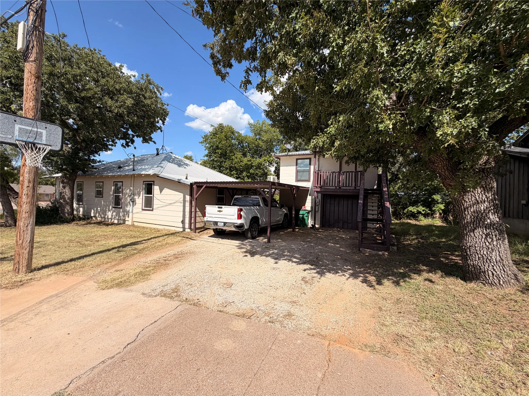 Single Family Residence For Sale in Eastland County , 712 W Main Street, Eastland, Texas 76448, 3 Bedroom, 2 Bathroom, 1 Garage spaces, 1,618 Sqft, built in 1936, Price $177,000, mls#21356803, Real Estate Agent in Eastland, Homes For Sale in Eastland county, Homes For Sale in Eastland, Realtor in Eastland Texas, Real Estate Brokerage Independent Realty Texas, Luminita Cordes Realtor
