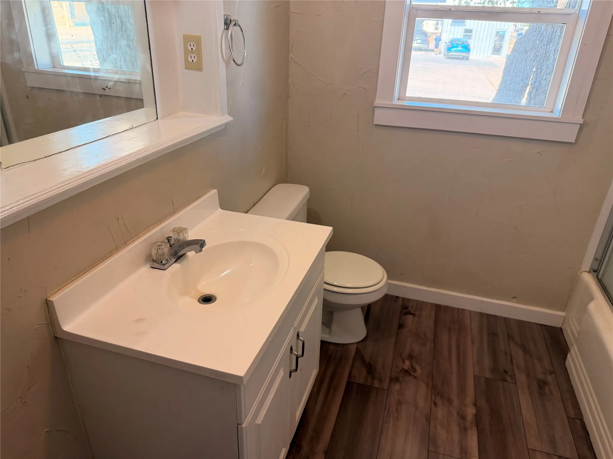Single Family Residence For Sale in Eastland County , 712 W Main Street, Eastland, Texas 76448, 3 Bedroom, 2 Bathroom, 1 Garage spaces, 1,618 Sqft, built in 1936, Price $177,000, mls#21356803, Real Estate Agent in Eastland, Homes For Sale in Eastland county, Homes For Sale in Eastland, Realtor in Eastland Texas, Real Estate Brokerage Independent Realty Texas, Luminita Cordes Realtor