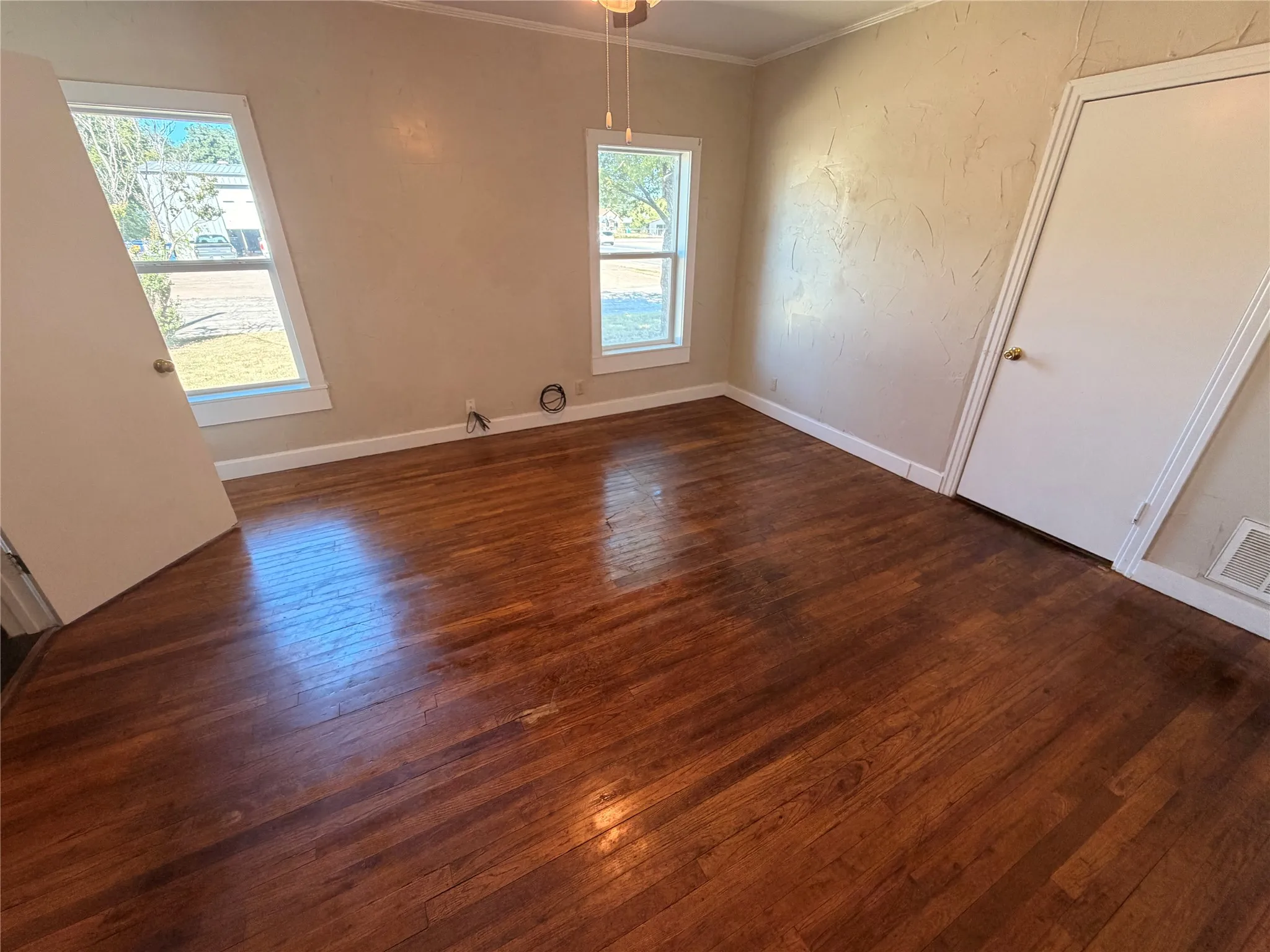 Single Family Residence For Sale in Eastland County , 712 W Main Street, Eastland, Texas 76448, 3 Bedroom, 2 Bathroom, 1 Garage spaces, 1,618 Sqft, built in 1936, Price $177,000, mls#21356803, Real Estate Agent in Eastland, Homes For Sale in Eastland county, Homes For Sale in Eastland, Realtor in Eastland Texas, Real Estate Brokerage Independent Realty Texas, Luminita Cordes Realtor