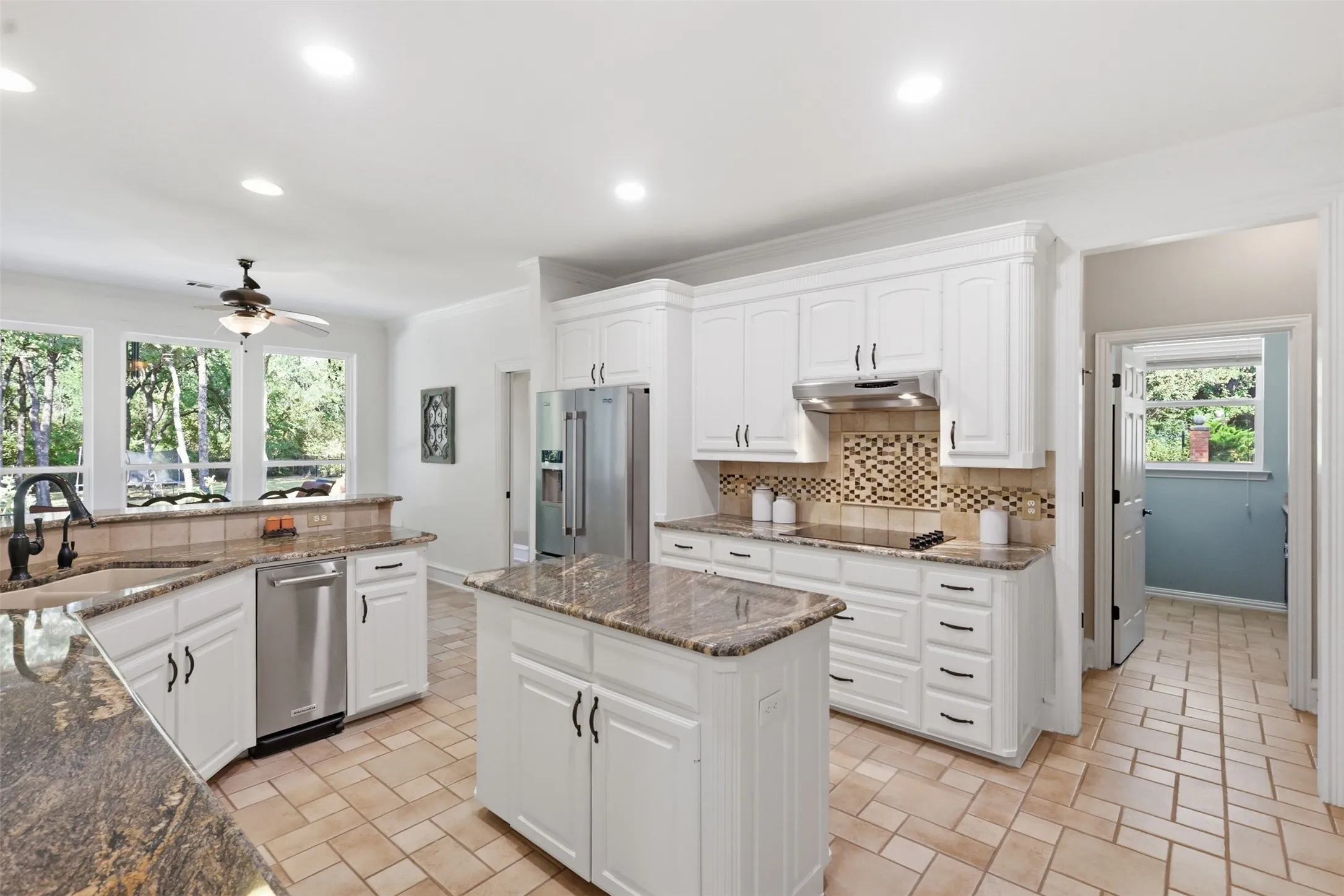 Single Family Residence For Sale in Denton County , 4005 Brooks Court, Highland Village, Texas 76226, 4 Bedroom, 3 Bathroom, 3 Garage spaces, 3,511 Sqft, built in 1996, mls#21349261, Real Estate Agent in Highland Village, Homes For Sale in Denton county, Homes For Sale in Highland Village, Realtor in Highland Village Texas, Real Estate Brokerage Independent Realty Texas, Luminita Cordes Realtor